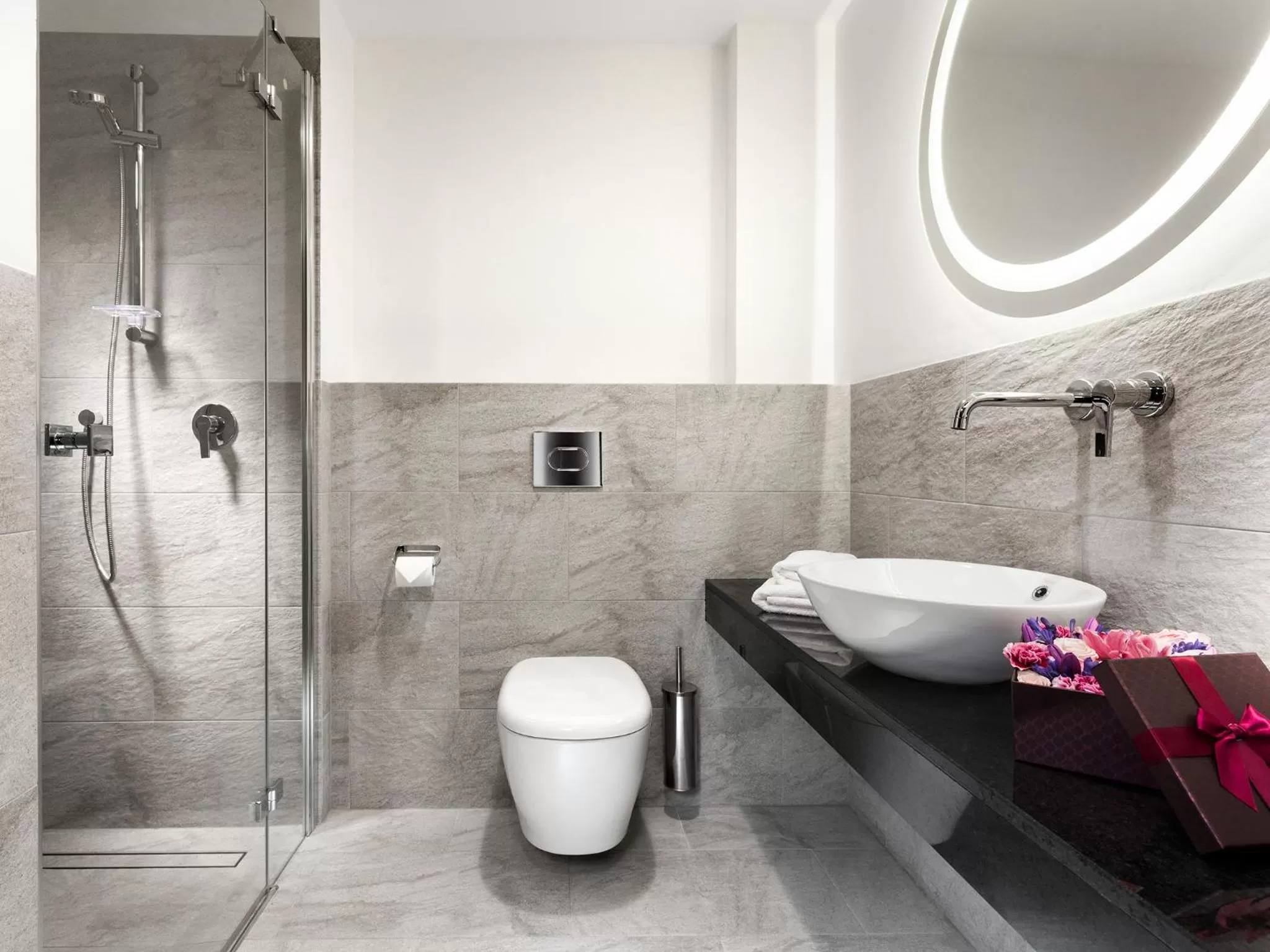 Shower in Hotel Sadova