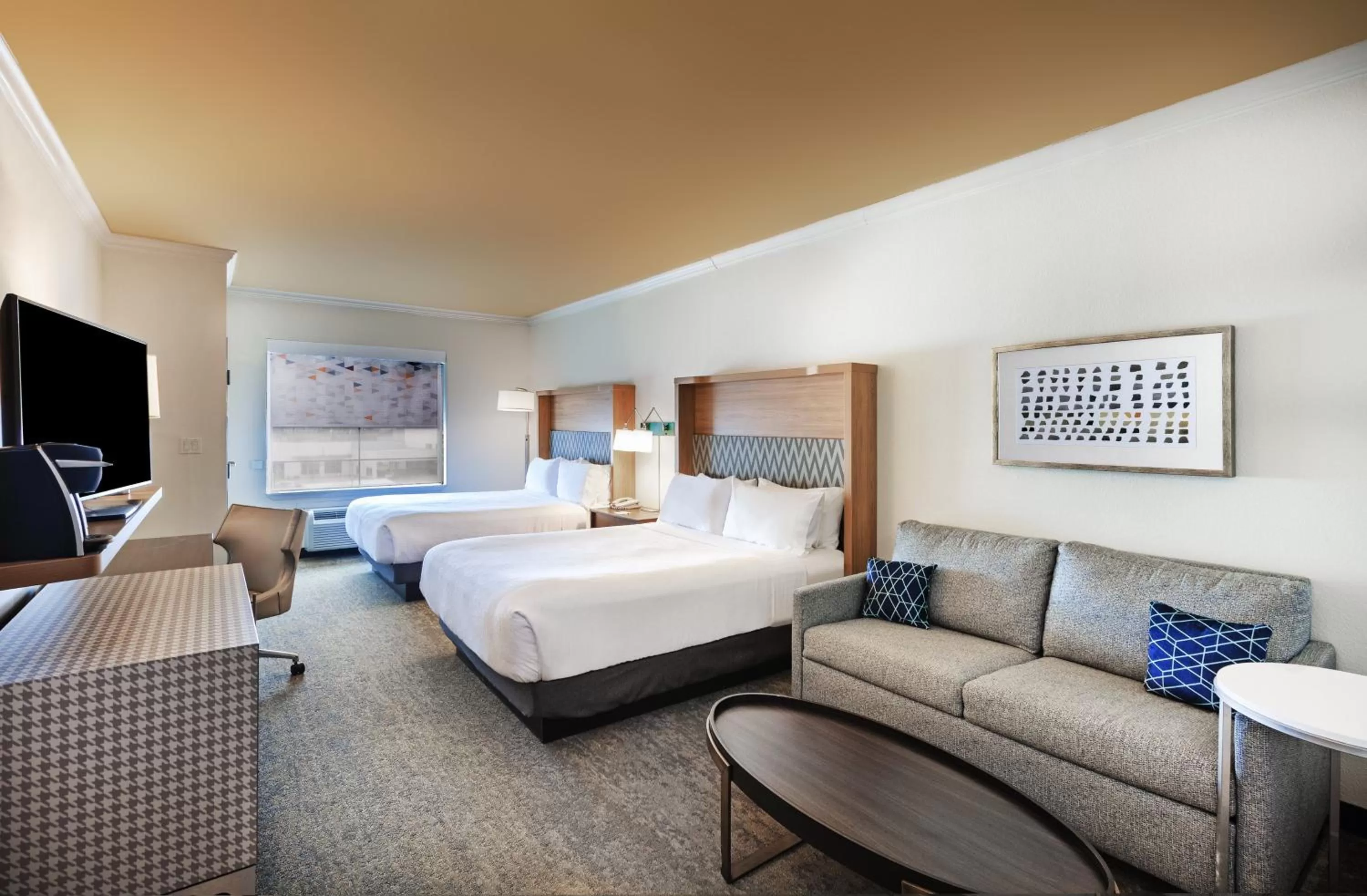 Photo of the whole room, Bed in Holiday Inn & Suites McKinney - N Allen by IHG