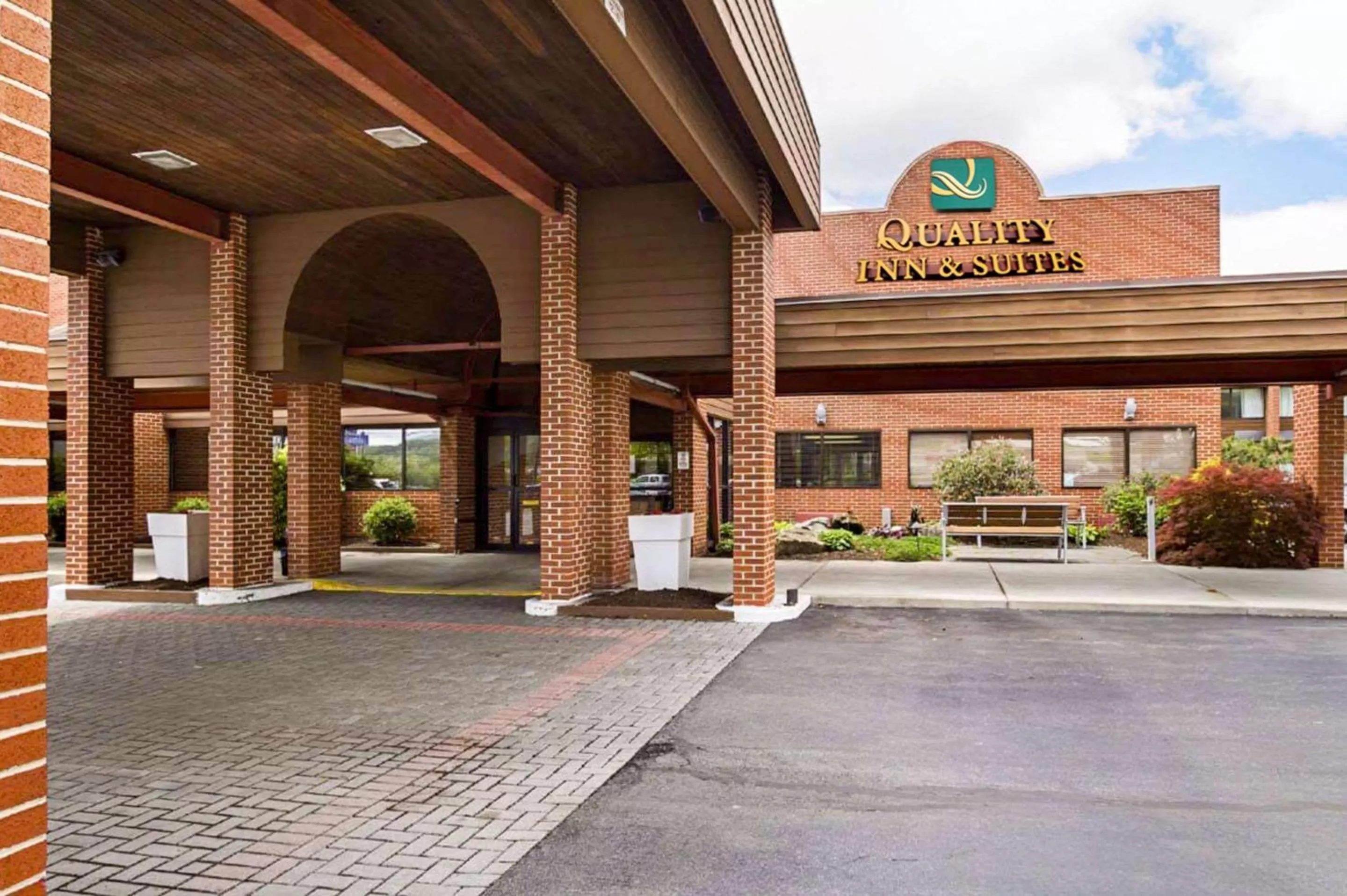 Quality Inn & Suites Altoona
