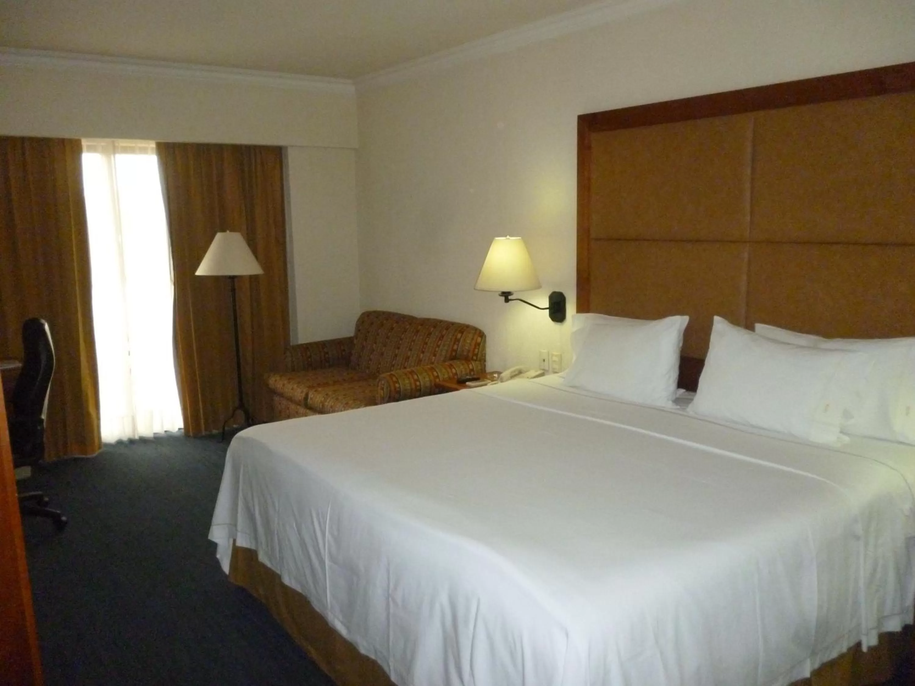 Photo of the whole room, Bed in Holiday Inn Express Oaxaca - Centro Historico by IHG