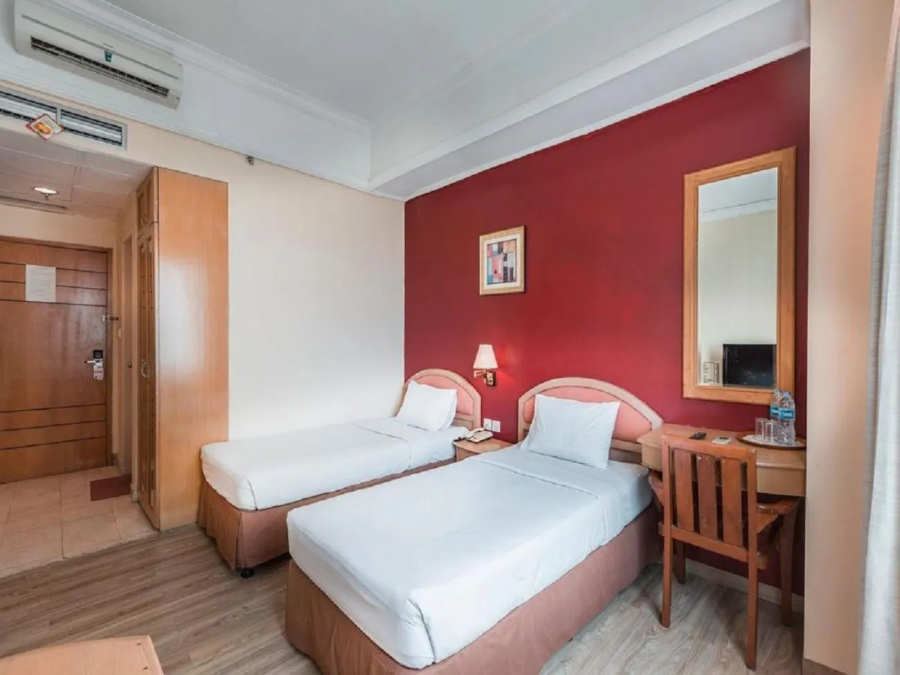 Bed in Hotel Bulevar Tanjung Duren Jakarta