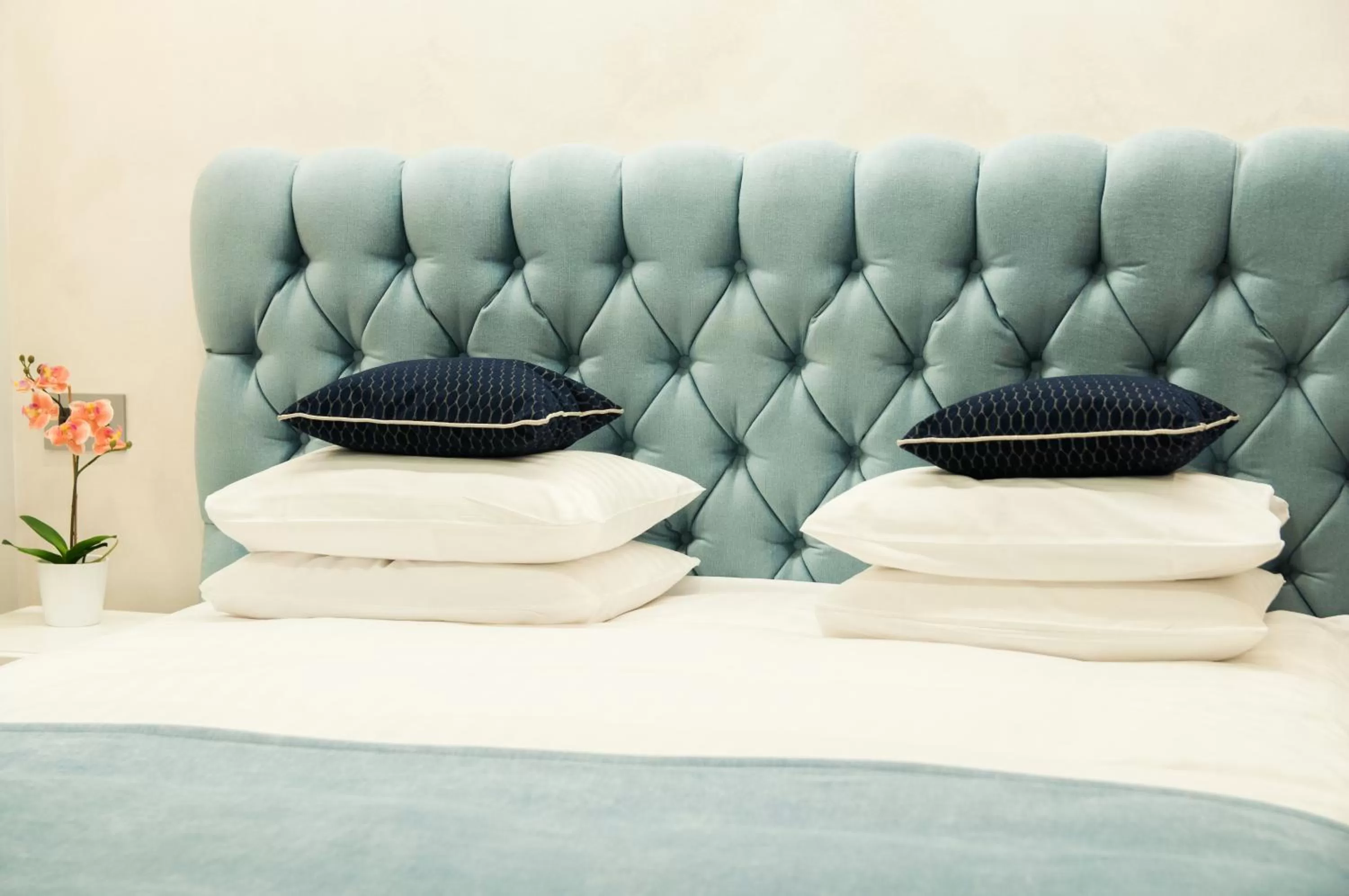 Photo of the whole room, Bed in Venis Boutique Hotel