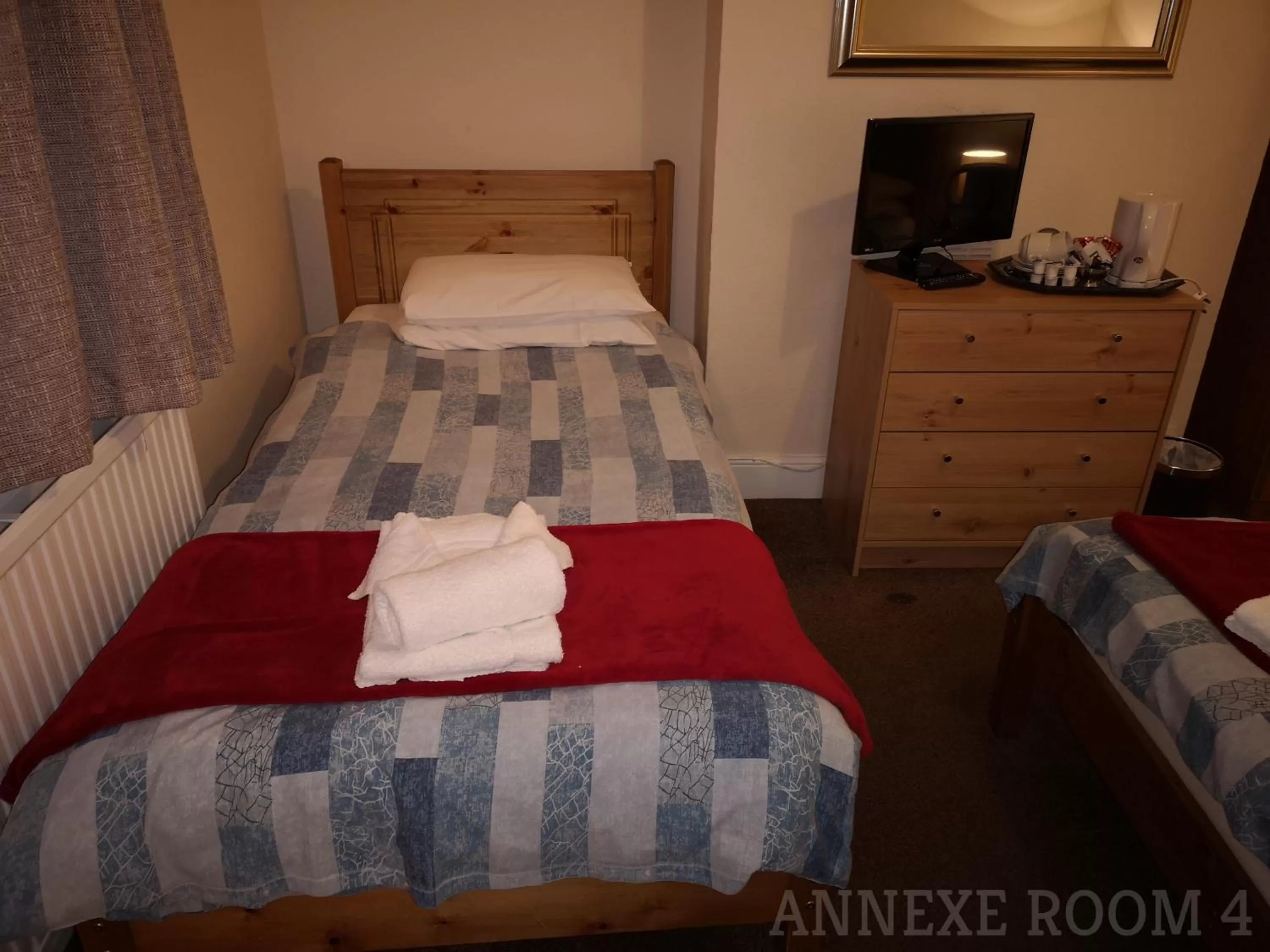 Bedroom, Bed in Westgate Hotel