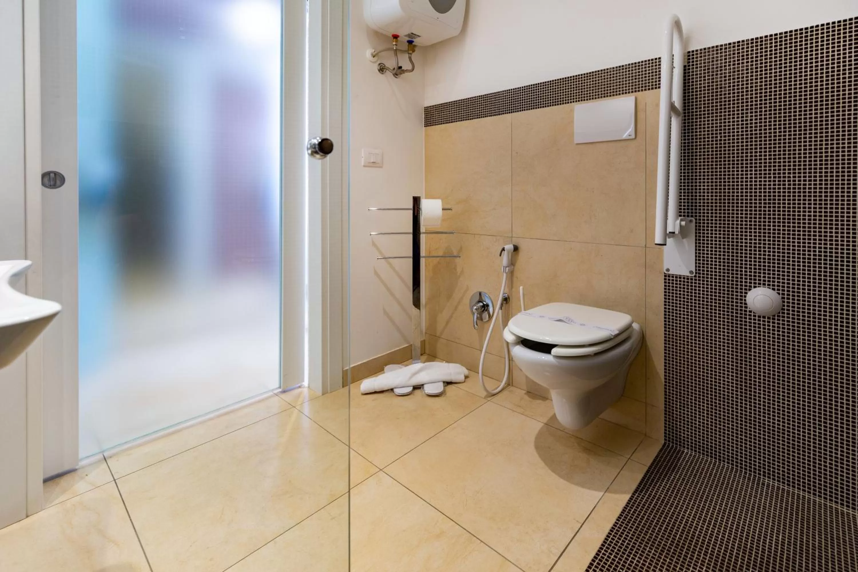 Bathroom in Zeus Hotel - Aparthotel - Meeting & Congress