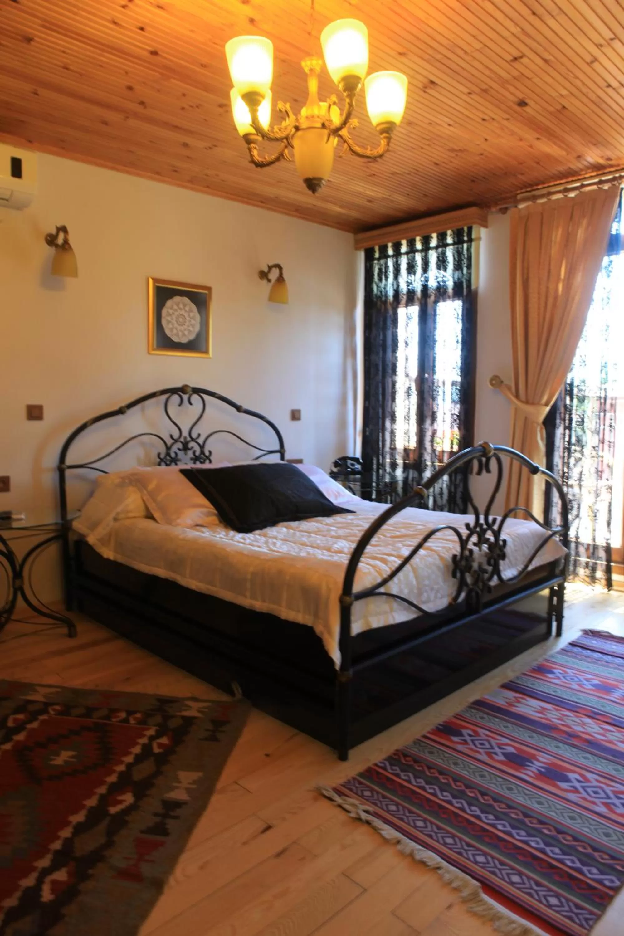 Photo of the whole room, Bed in Tom Square Boutique Hotel