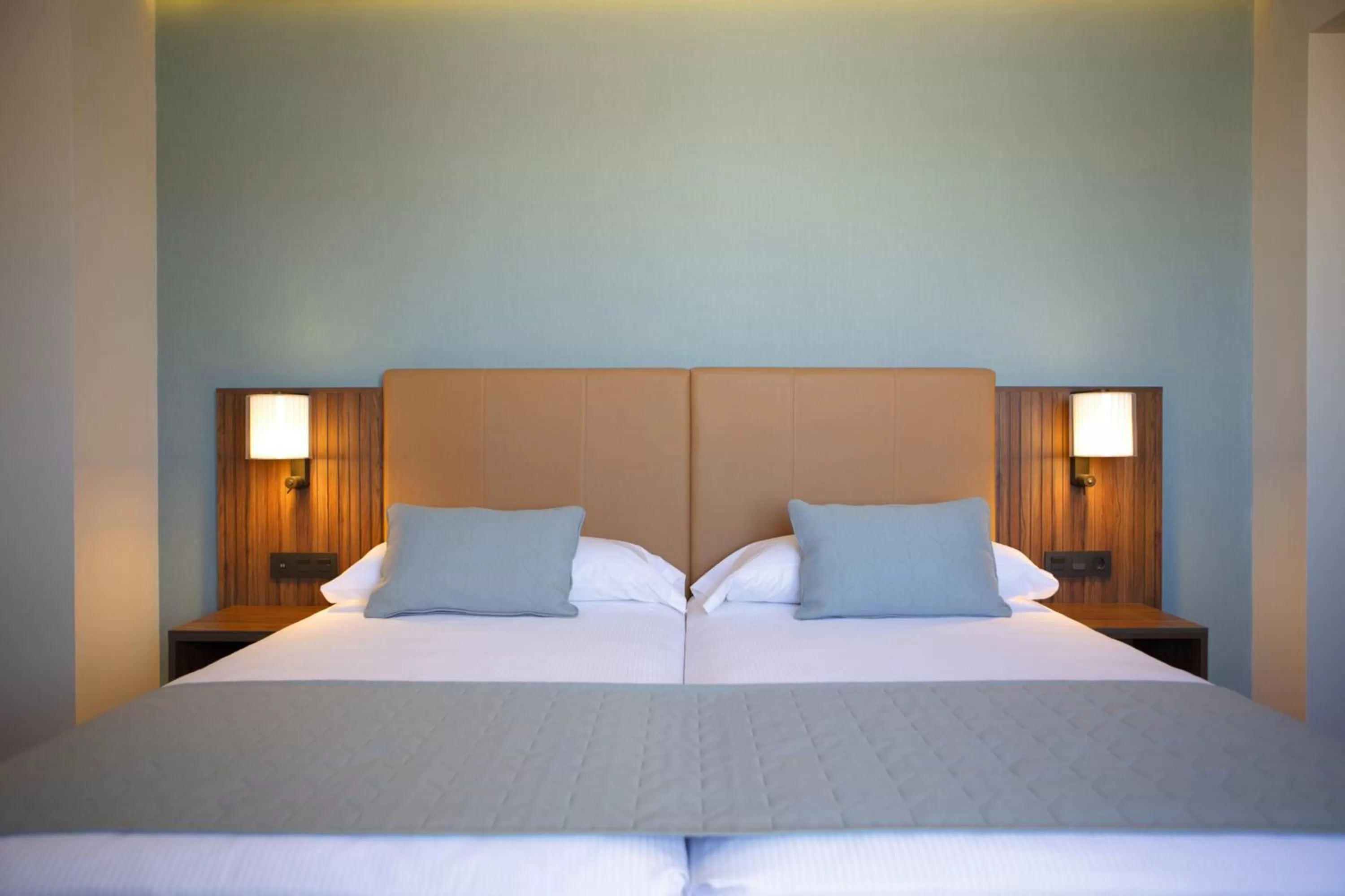 Bed in Riu Plaza España