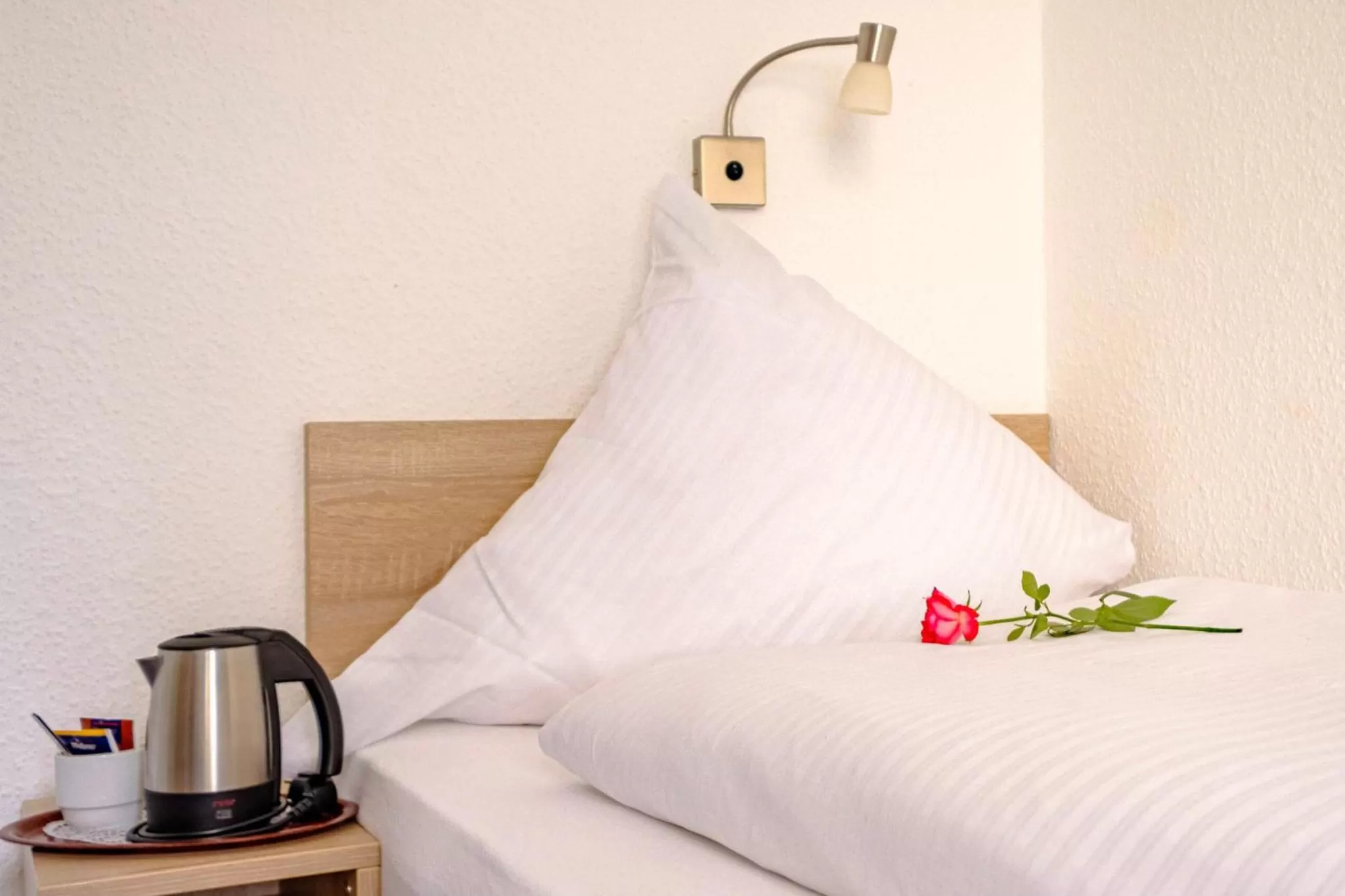 Bedroom, Bed in also-Hotel an der Hardt