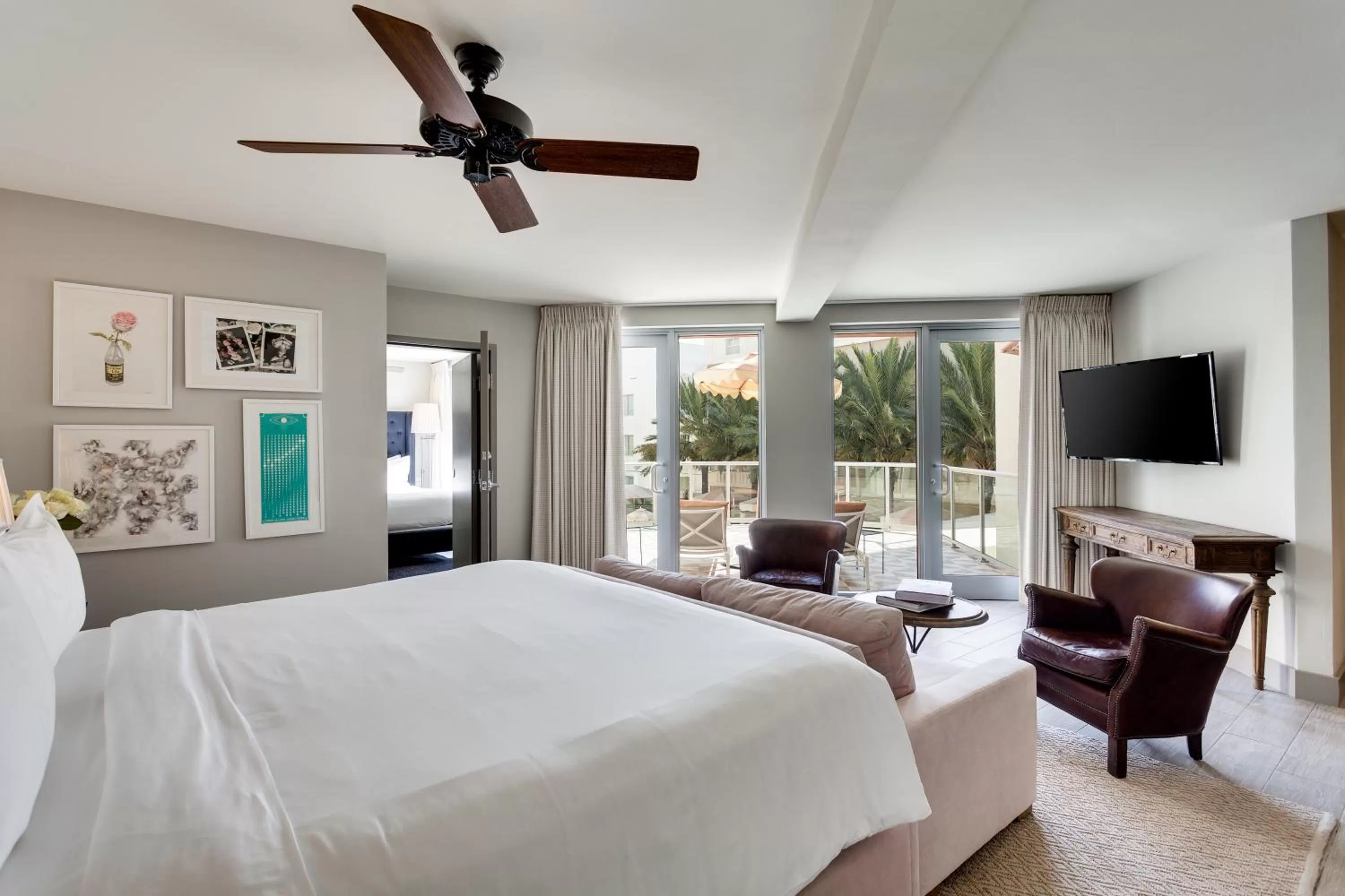 TV and multimedia, Bed in The Plymouth South Beach