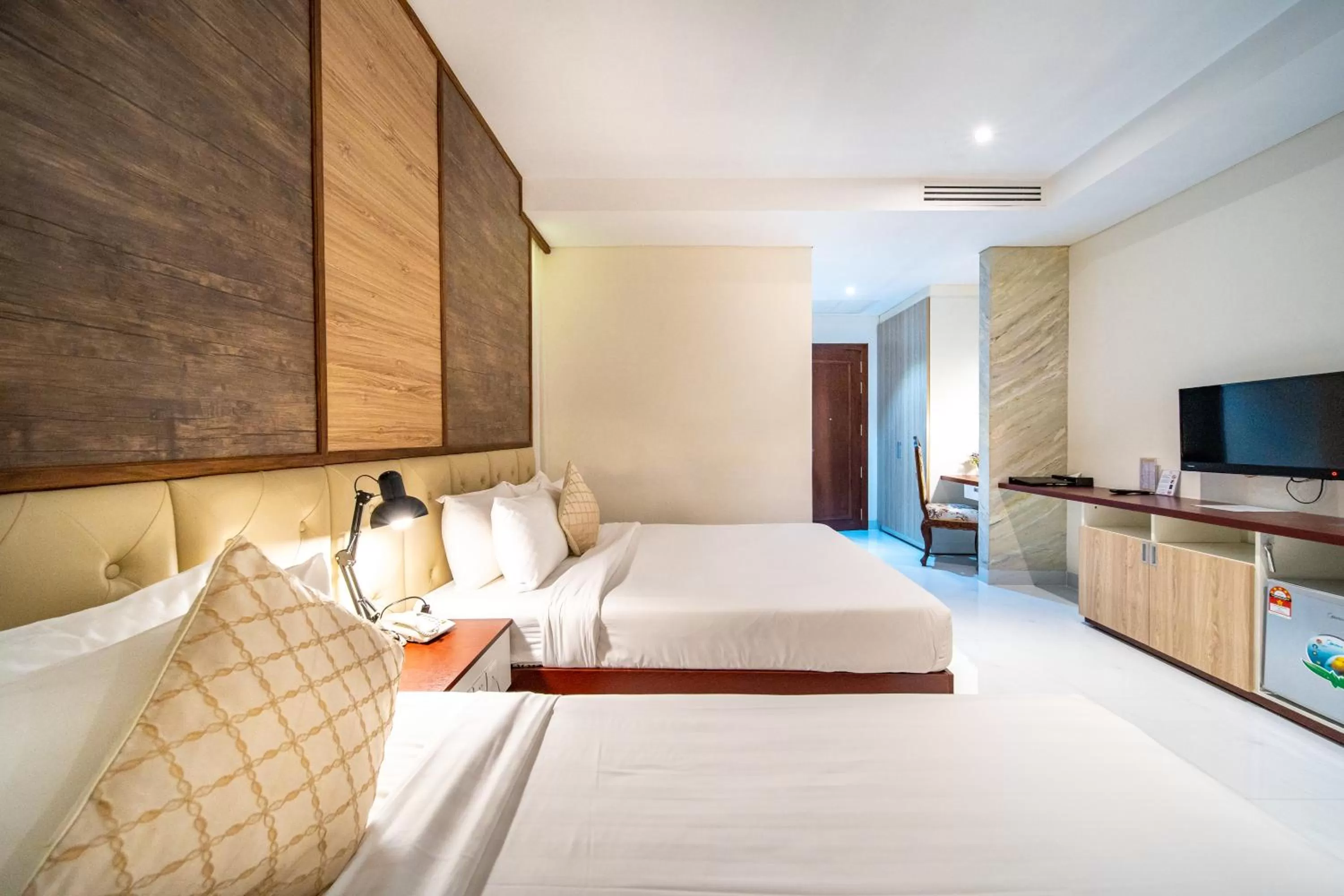 Bedroom, Bed in LCS Hotel & Apartment