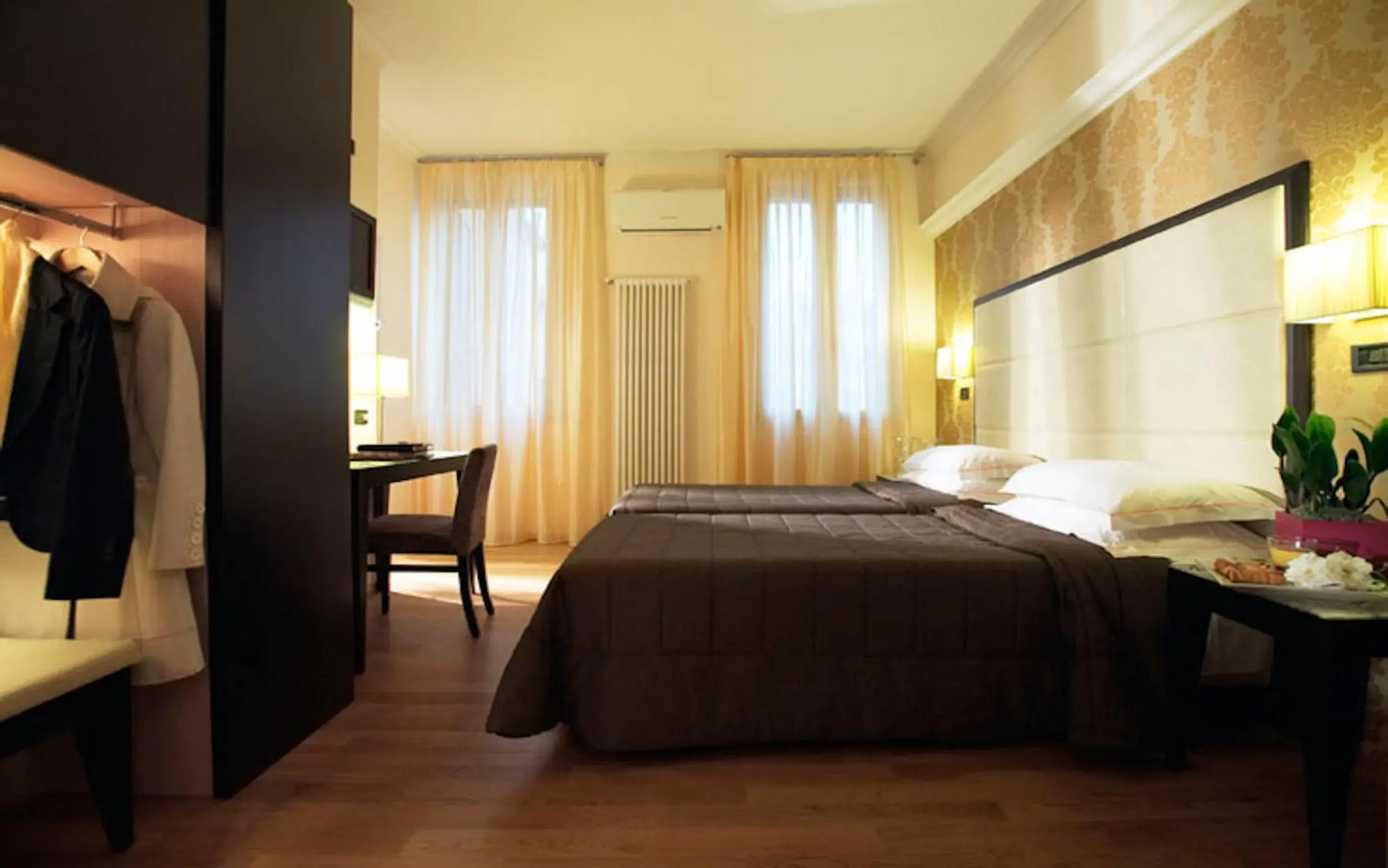 Gold Double or Twin Room in Hotel Touring Gold Double or Twin Room in Hotel Touring