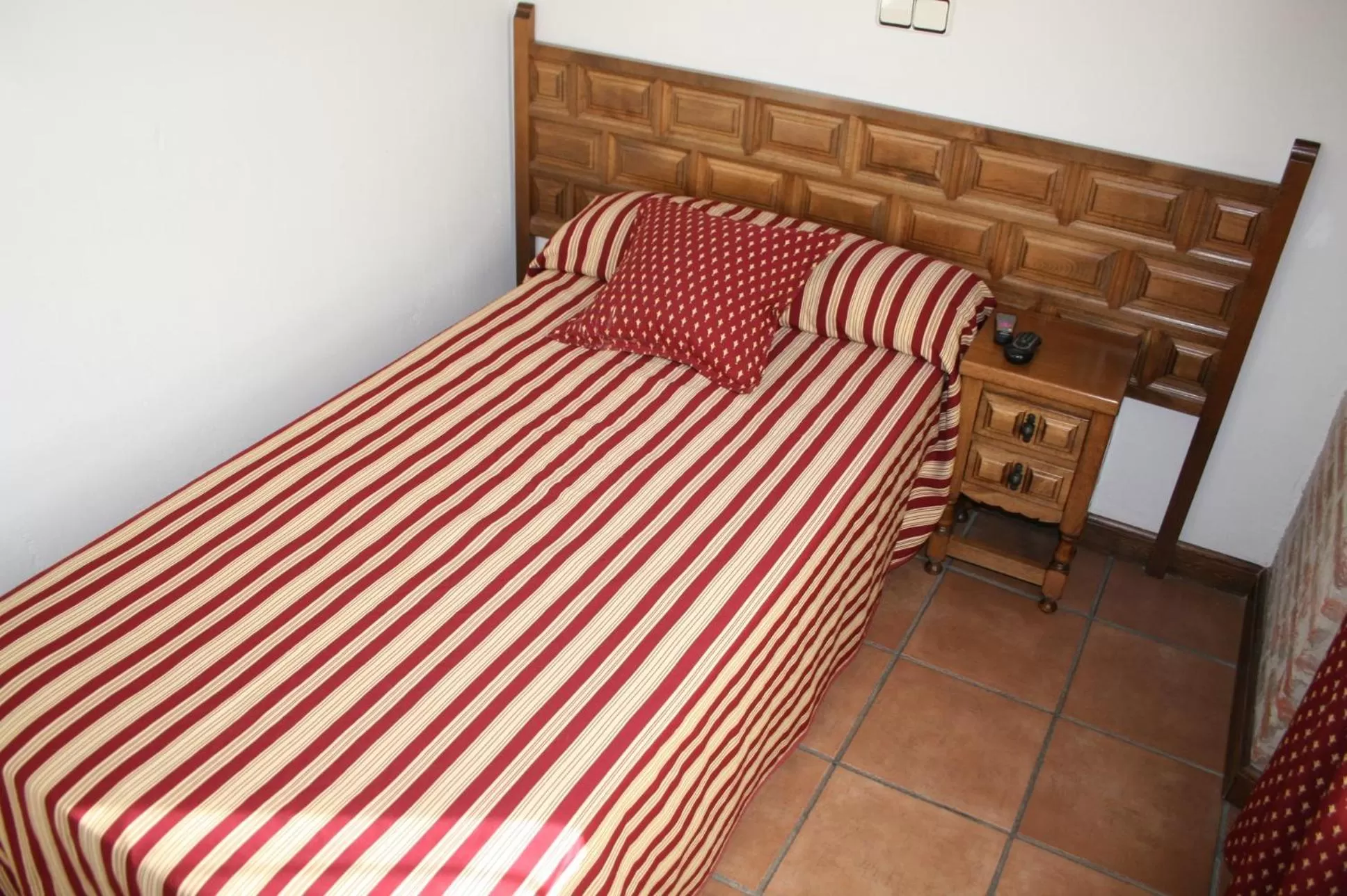 Photo of the whole room in Hotel Rural La Enoteca del Marques