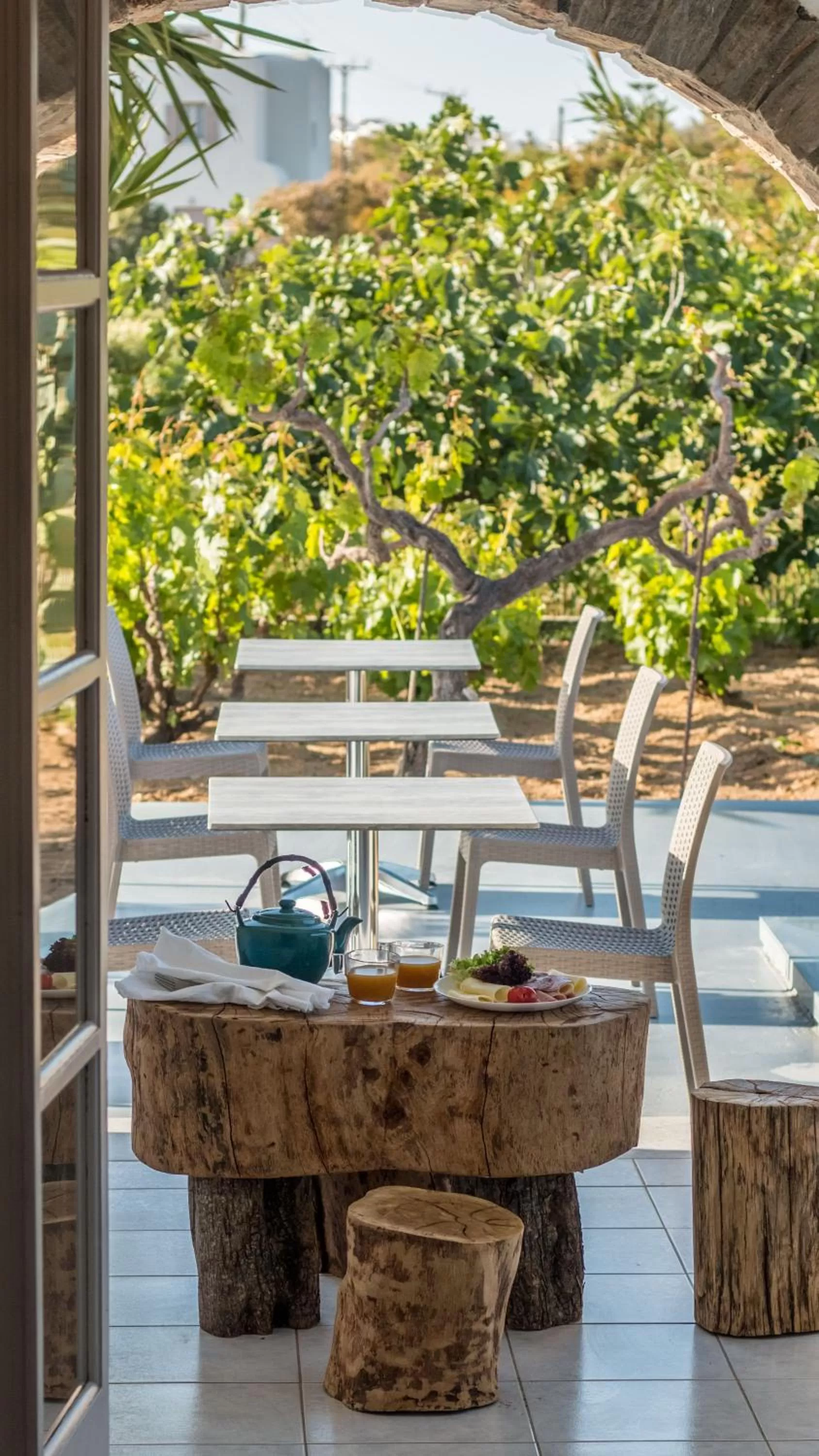 Property building in Ktima Bianco