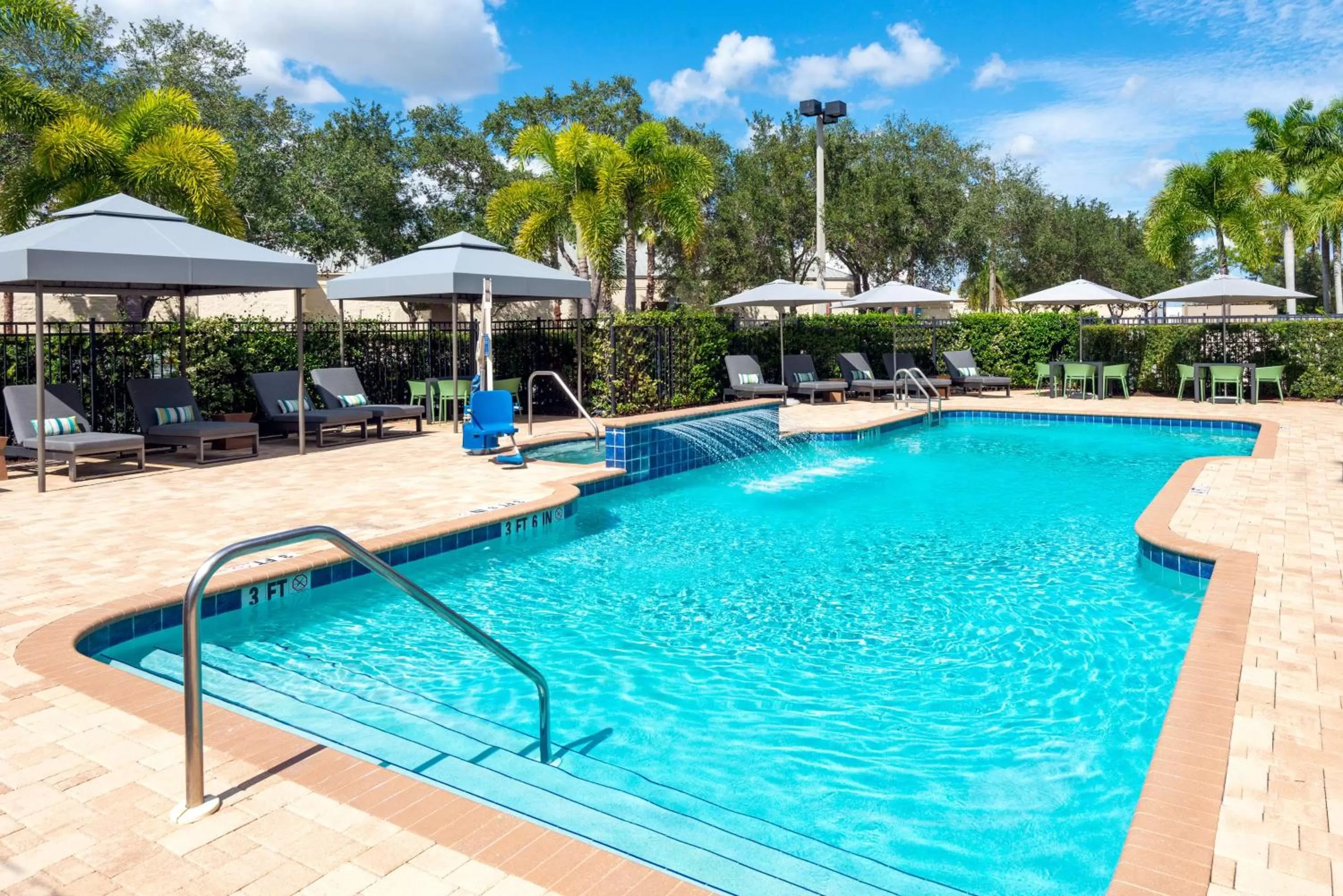 Pool view in Hampton Inn and Suites Sarasota/Lakewood Ranch