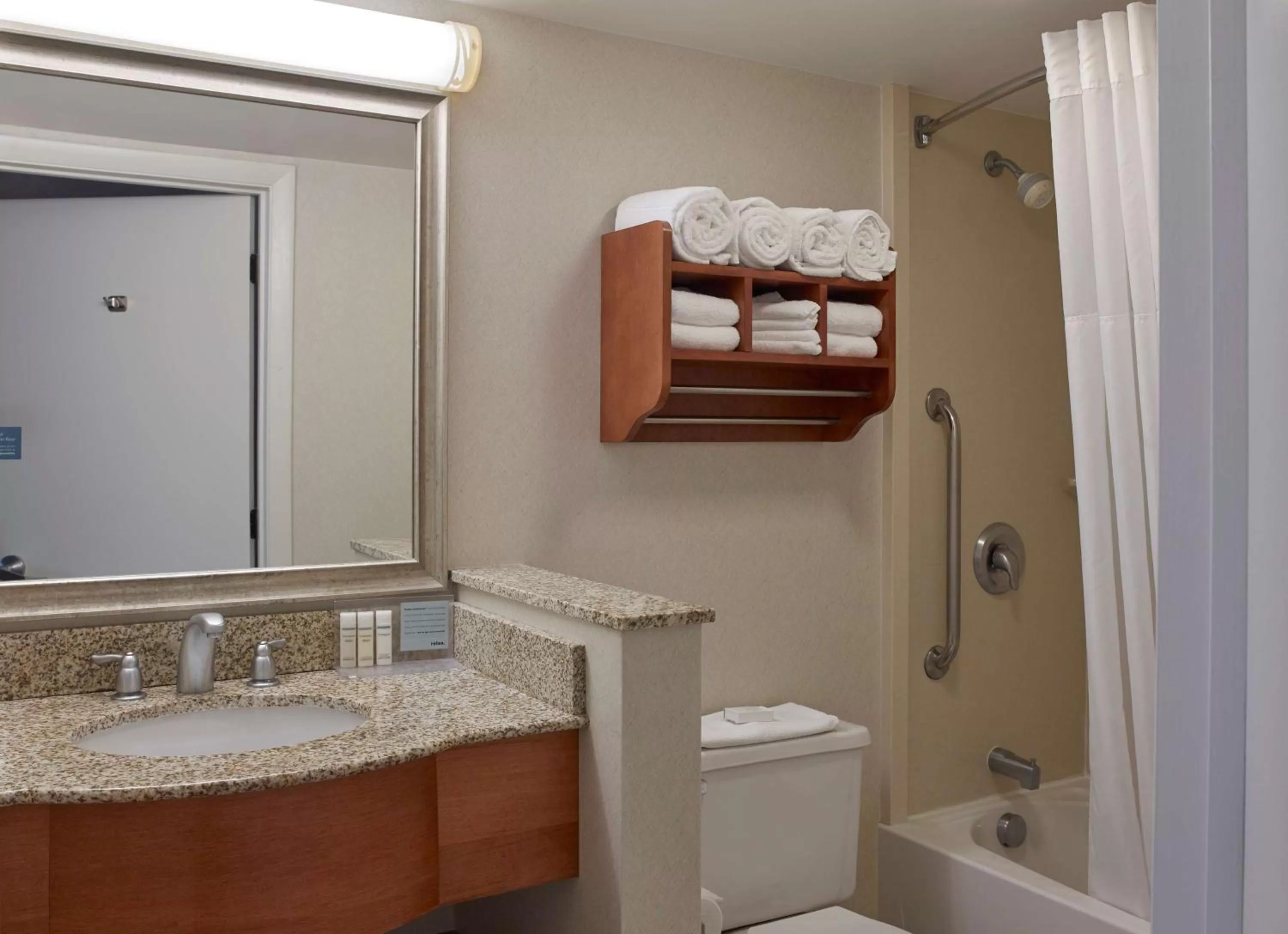Bathroom in Hampton Inn Portland-Airport