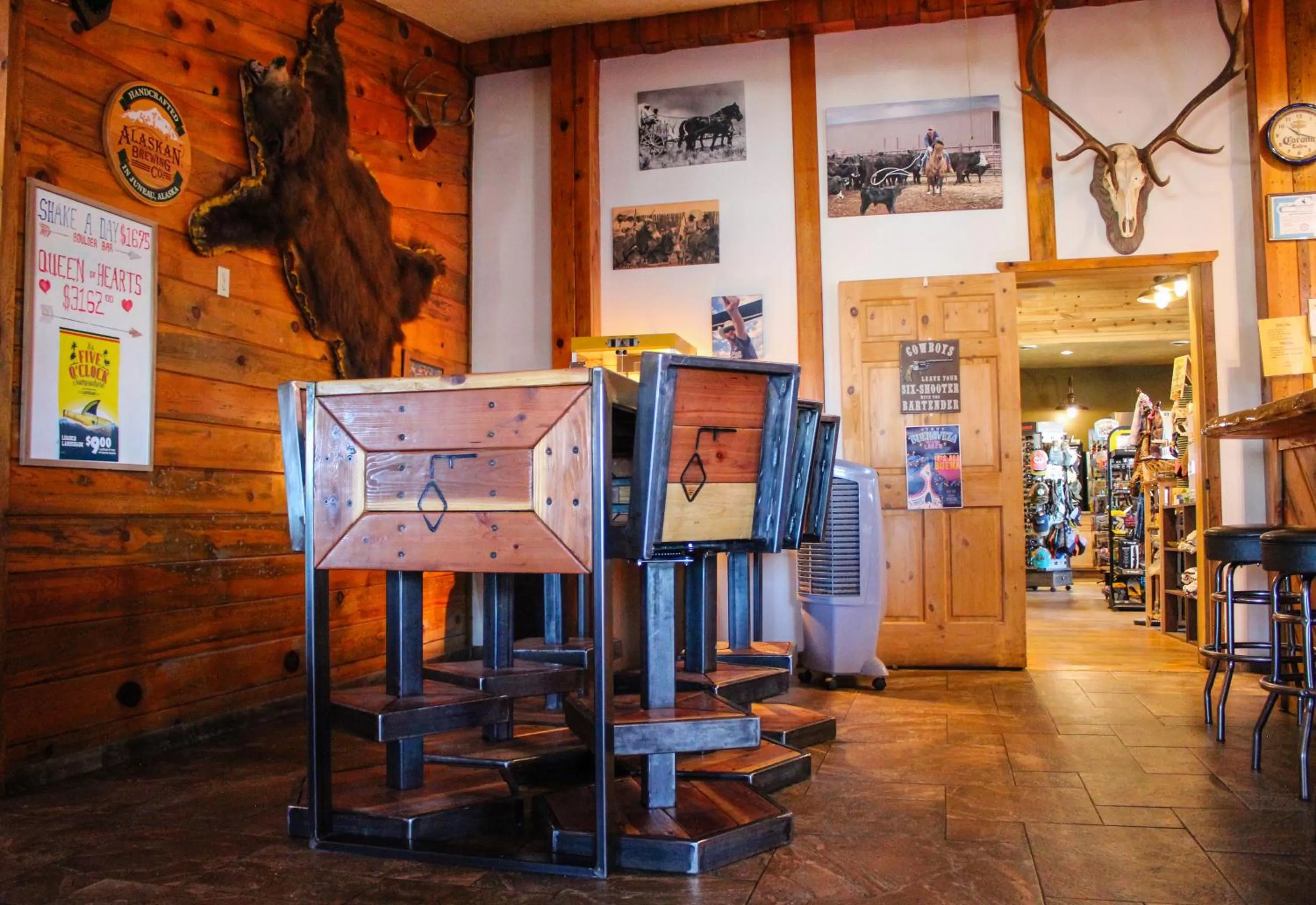 Restaurant/places to eat in Boulder Inn