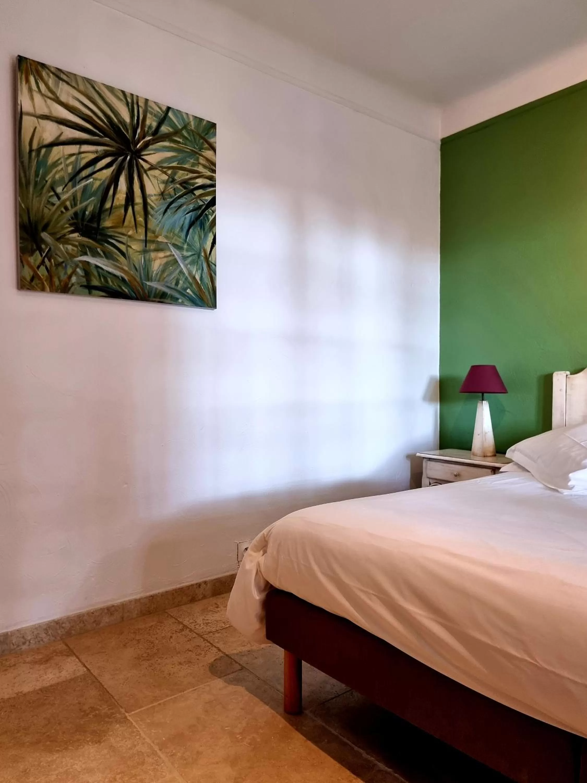 Decorative detail, Bed in Castillon Des Baux