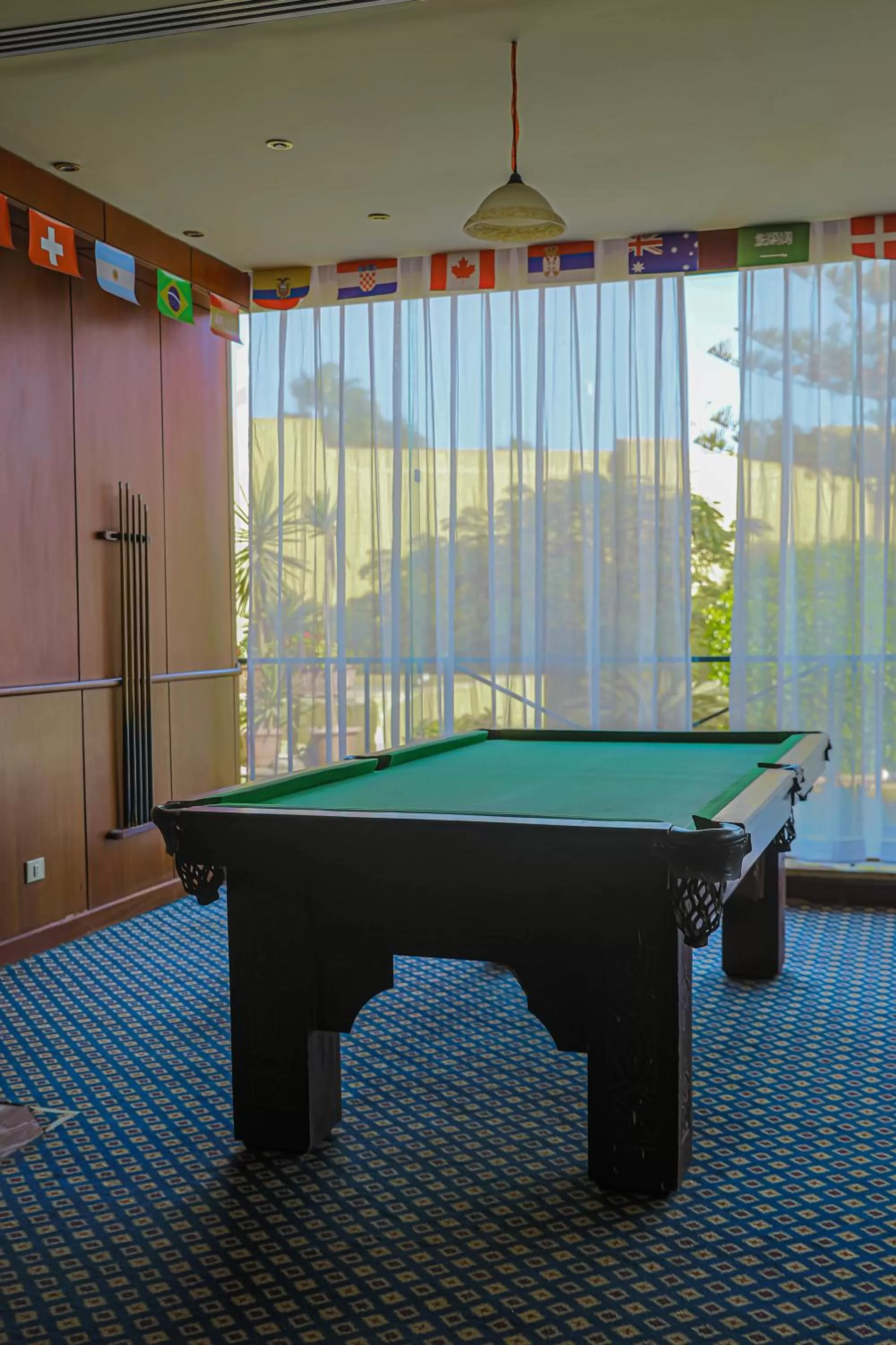 Palm Beach Resort Families and Couples only