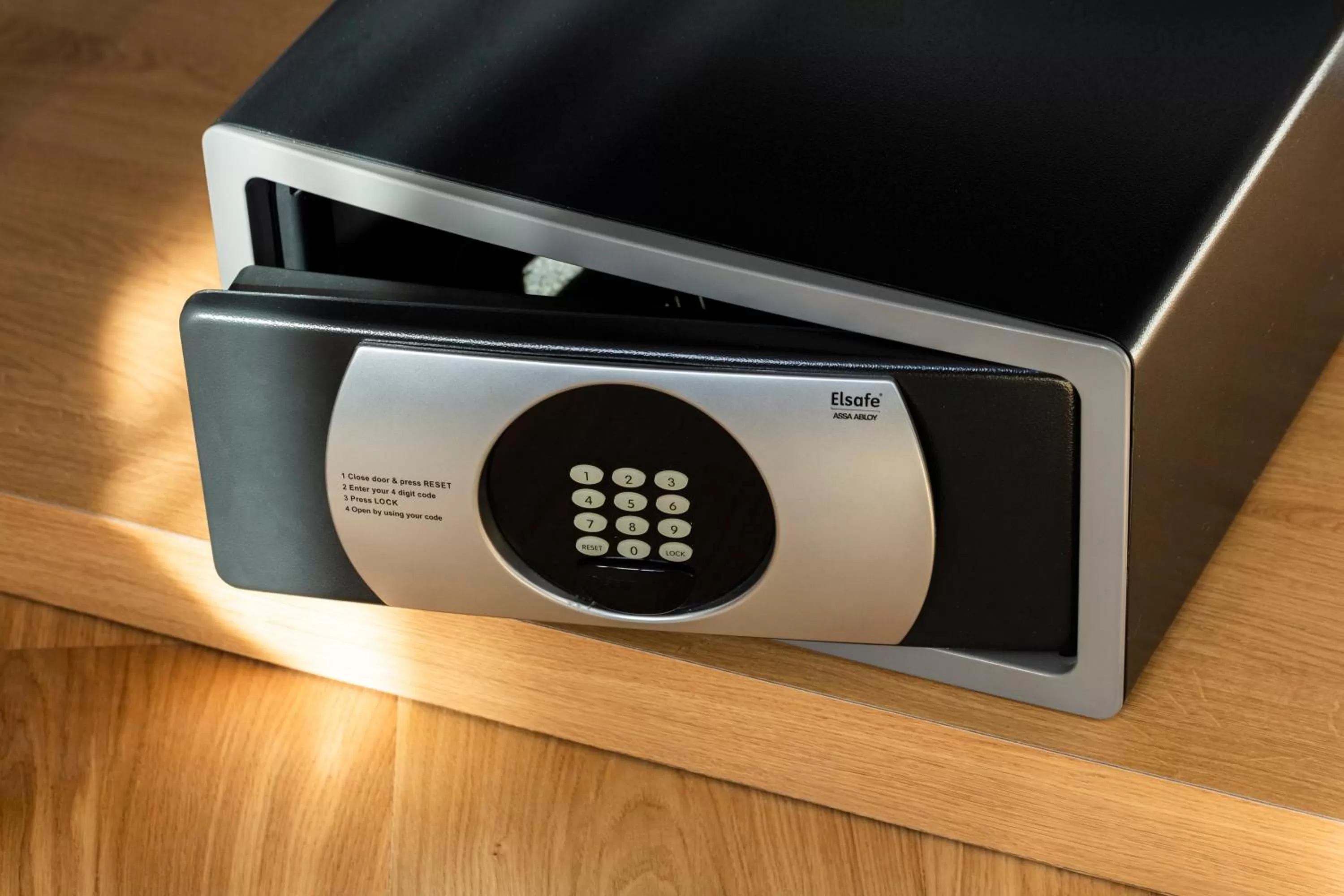 safe in Fred Hotel Zürich Hauptbahnhof