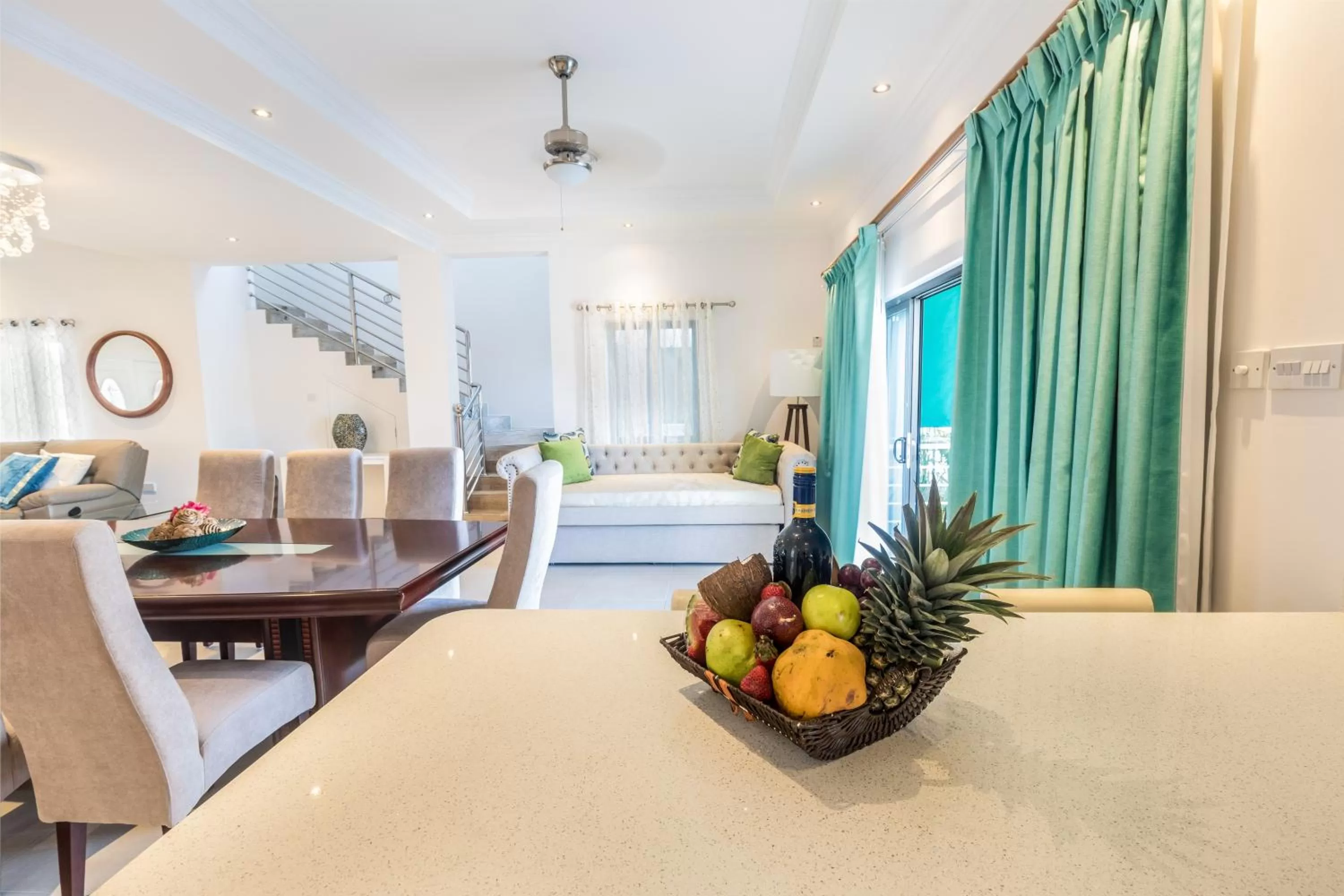 Food and drinks, Bed in Bay Gardens Beach Resort & Spa