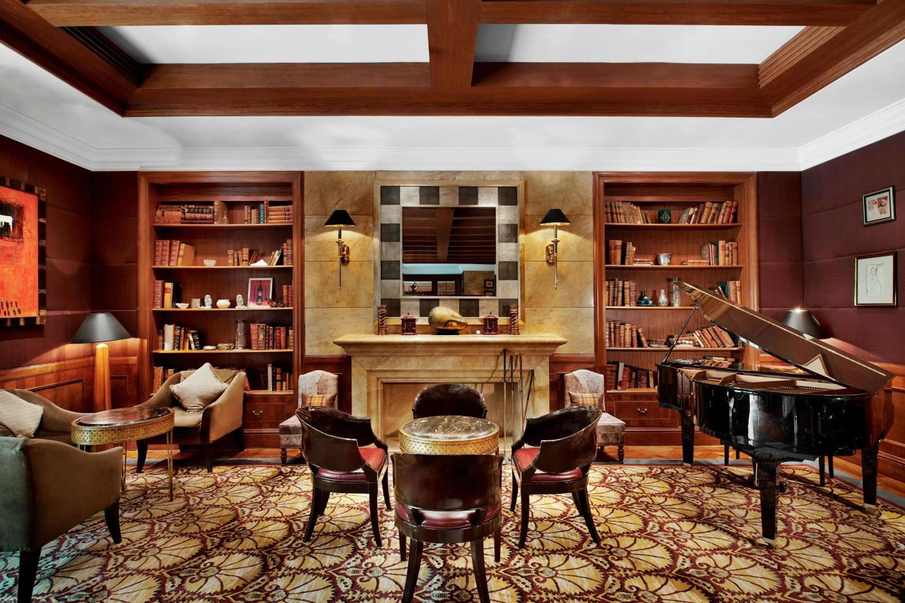 Lounge or bar in The St. Regis Beijing