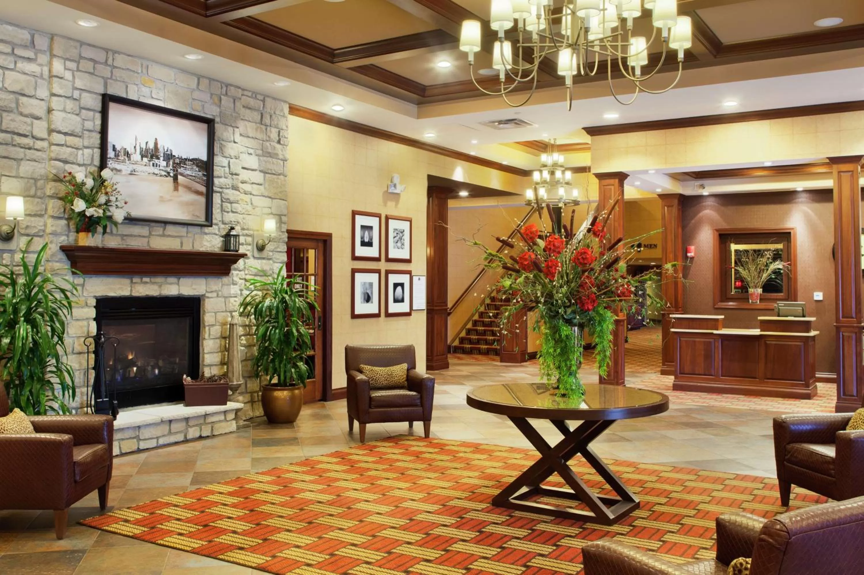 Lobby or reception in DoubleTree by Hilton Cincinnati Airport