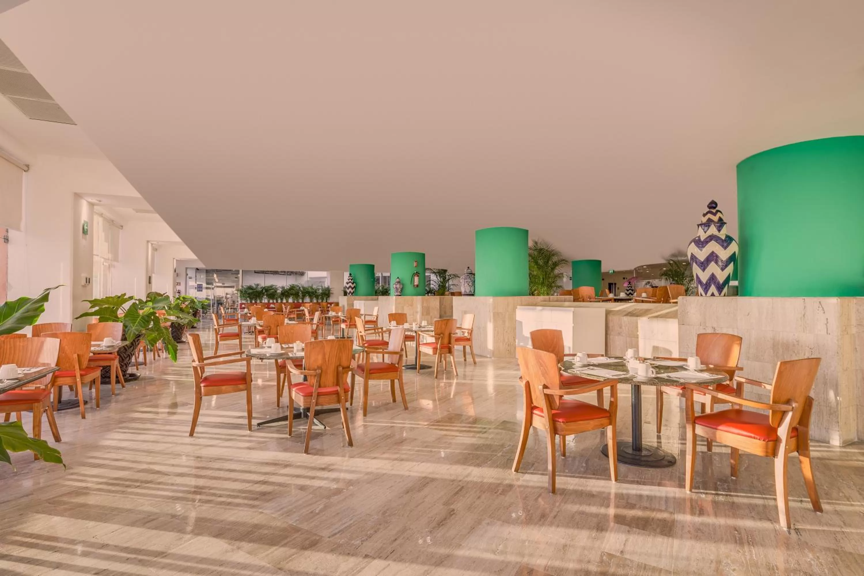 Restaurant/places to eat in Copacabana Beach Hotel Acapulco