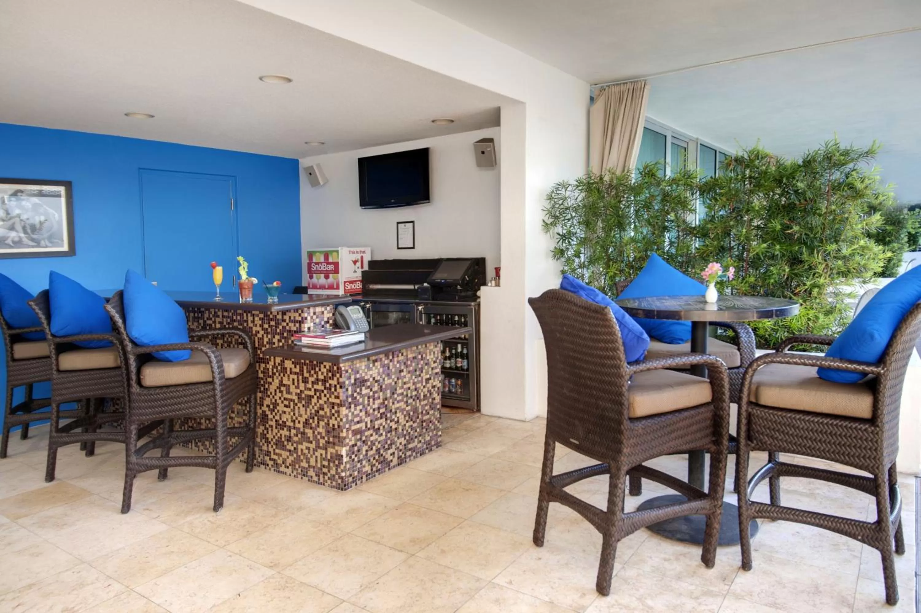 Lounge or bar in Z Ocean Hotel, Classico A Sonesta Collection