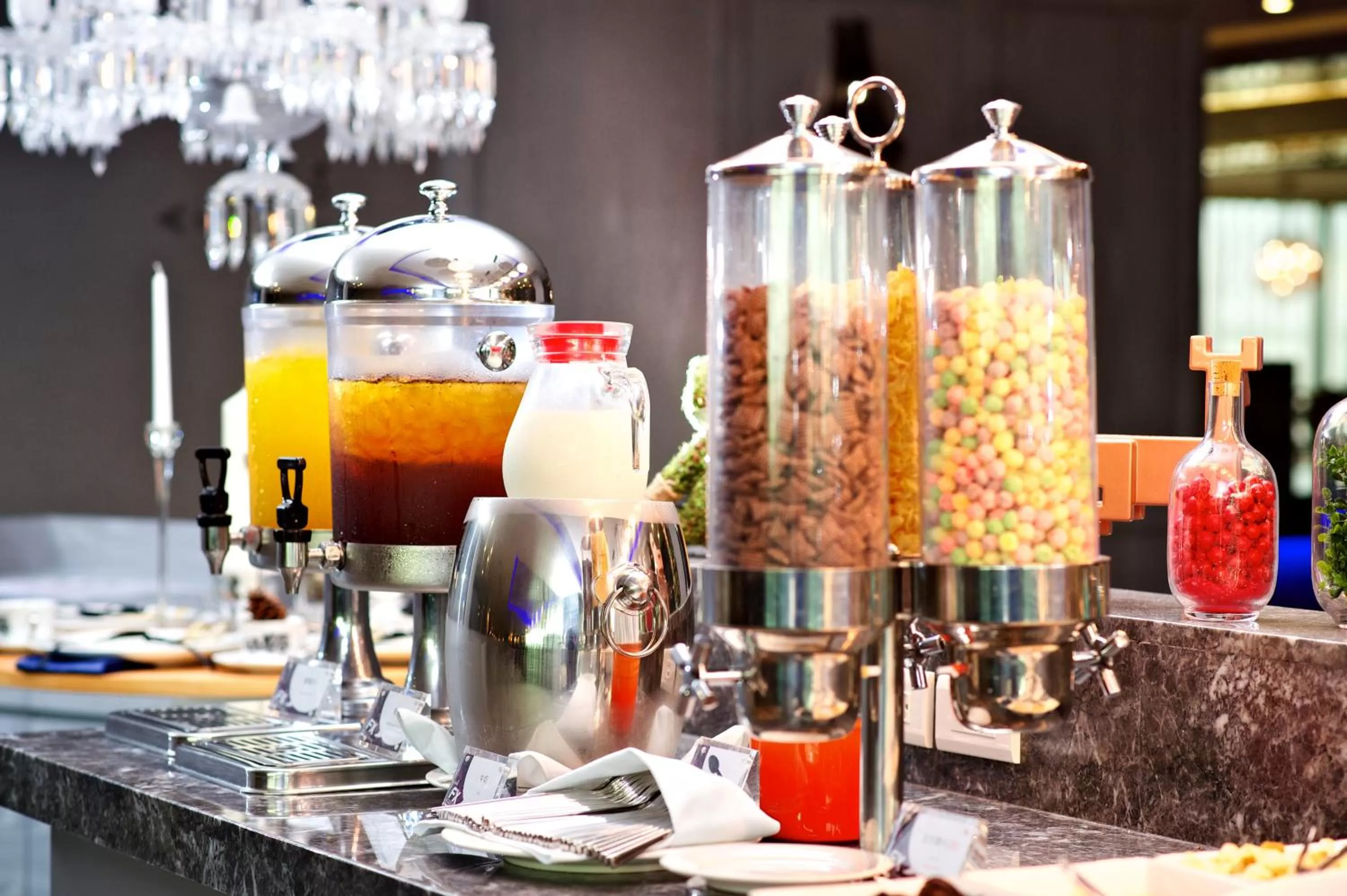 Buffet breakfast in FX Hotel Tainan