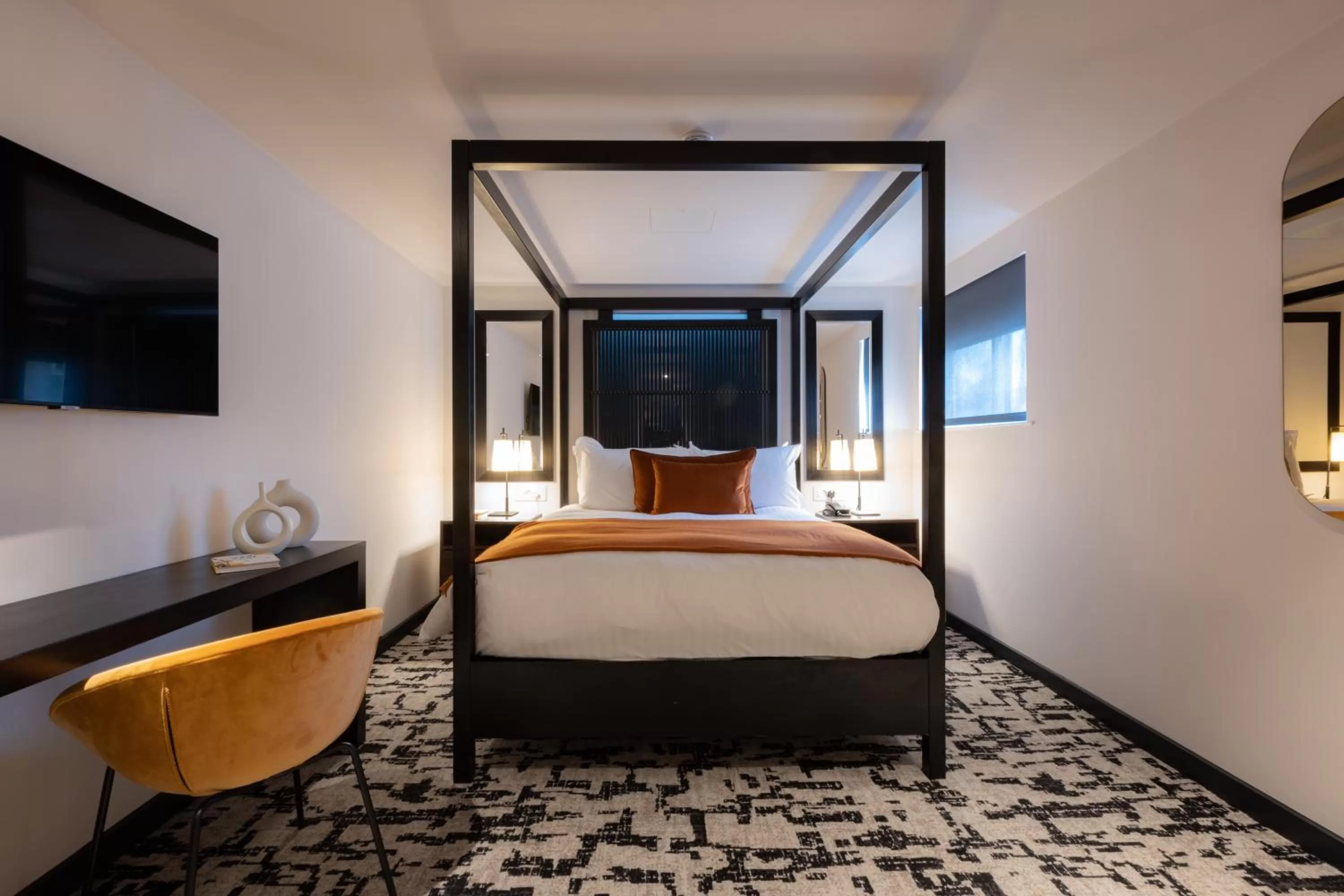 Bed in La Suite West - Hyde Park