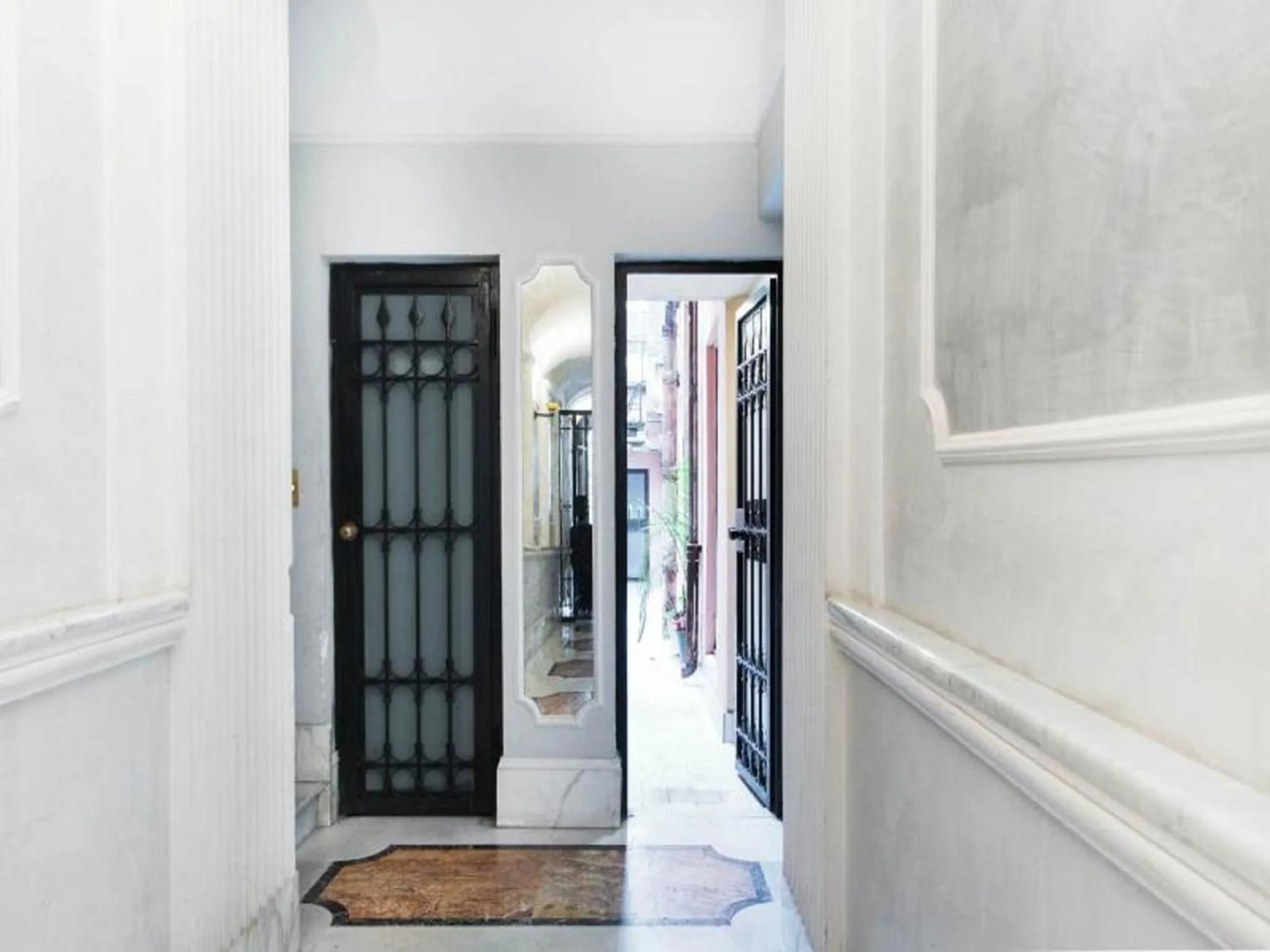 Area and facilities in Condotti Apartment