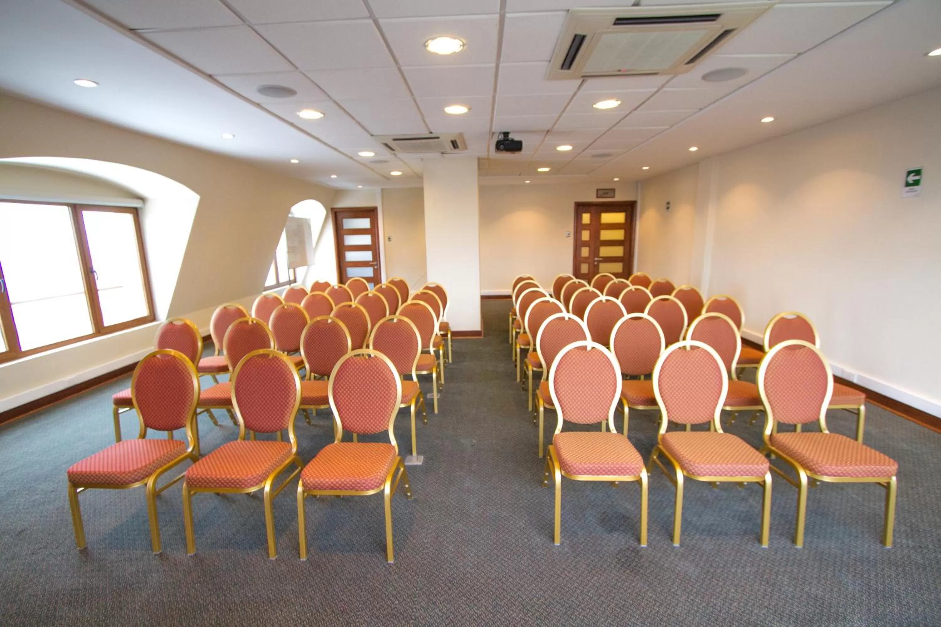 Banquet/Function facilities in Tur Hotel Santiago