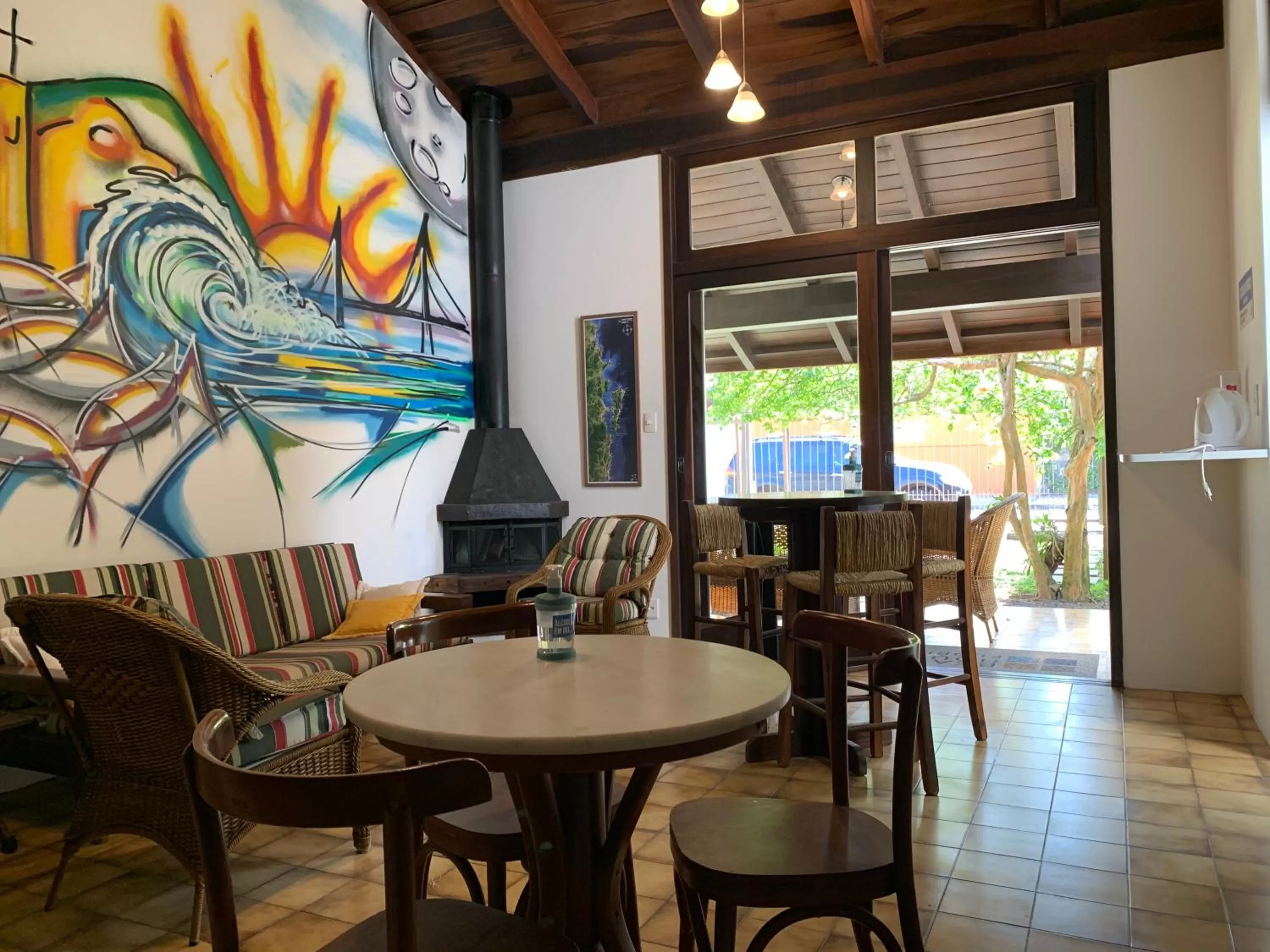 Restaurant/Places to Eat in Beach House Floripa
