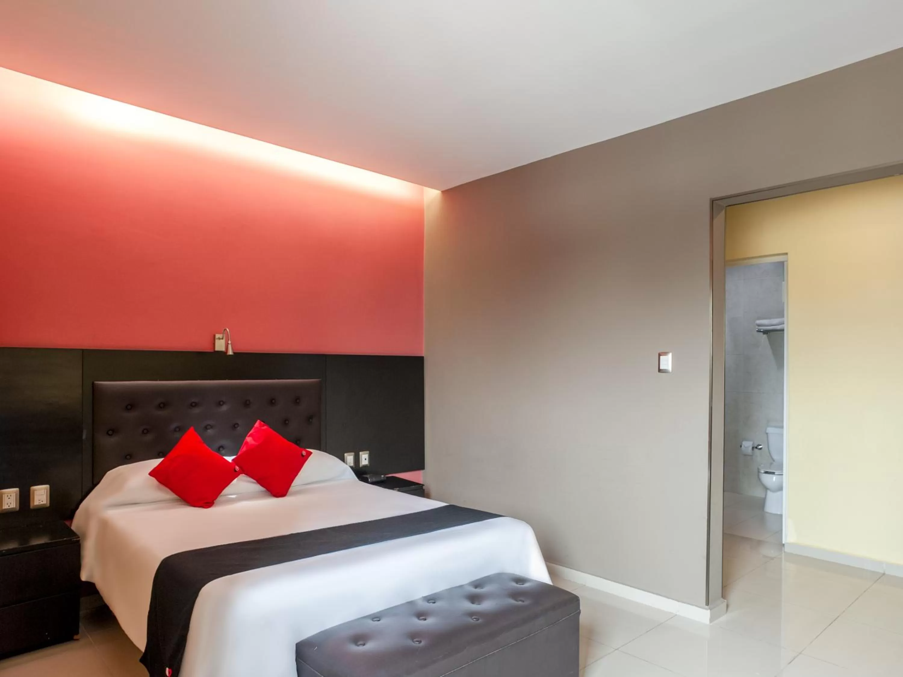 Bed in Veracruz Suites Hotel