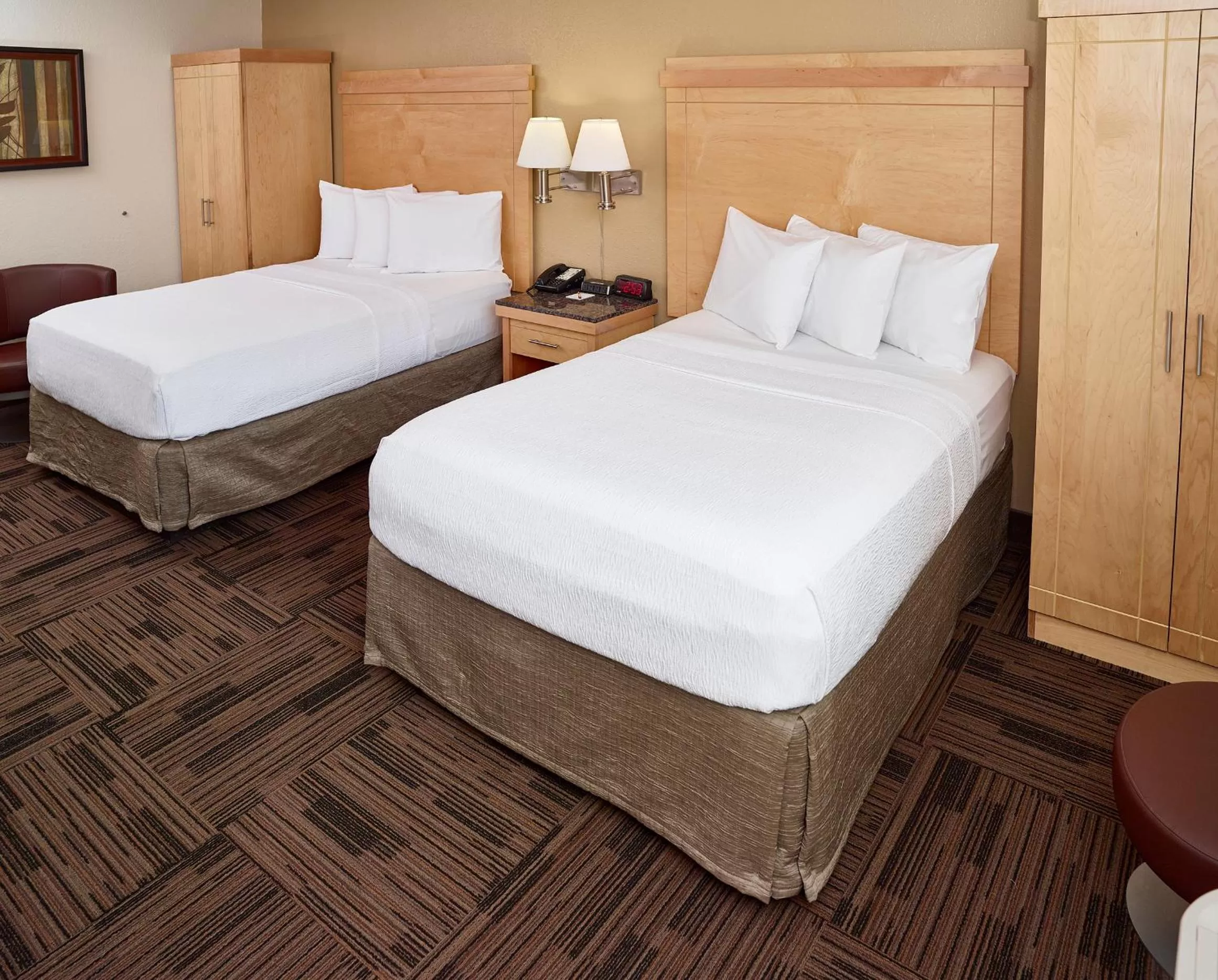 Bed in LivINN Hotel St Paul East / Maplewood