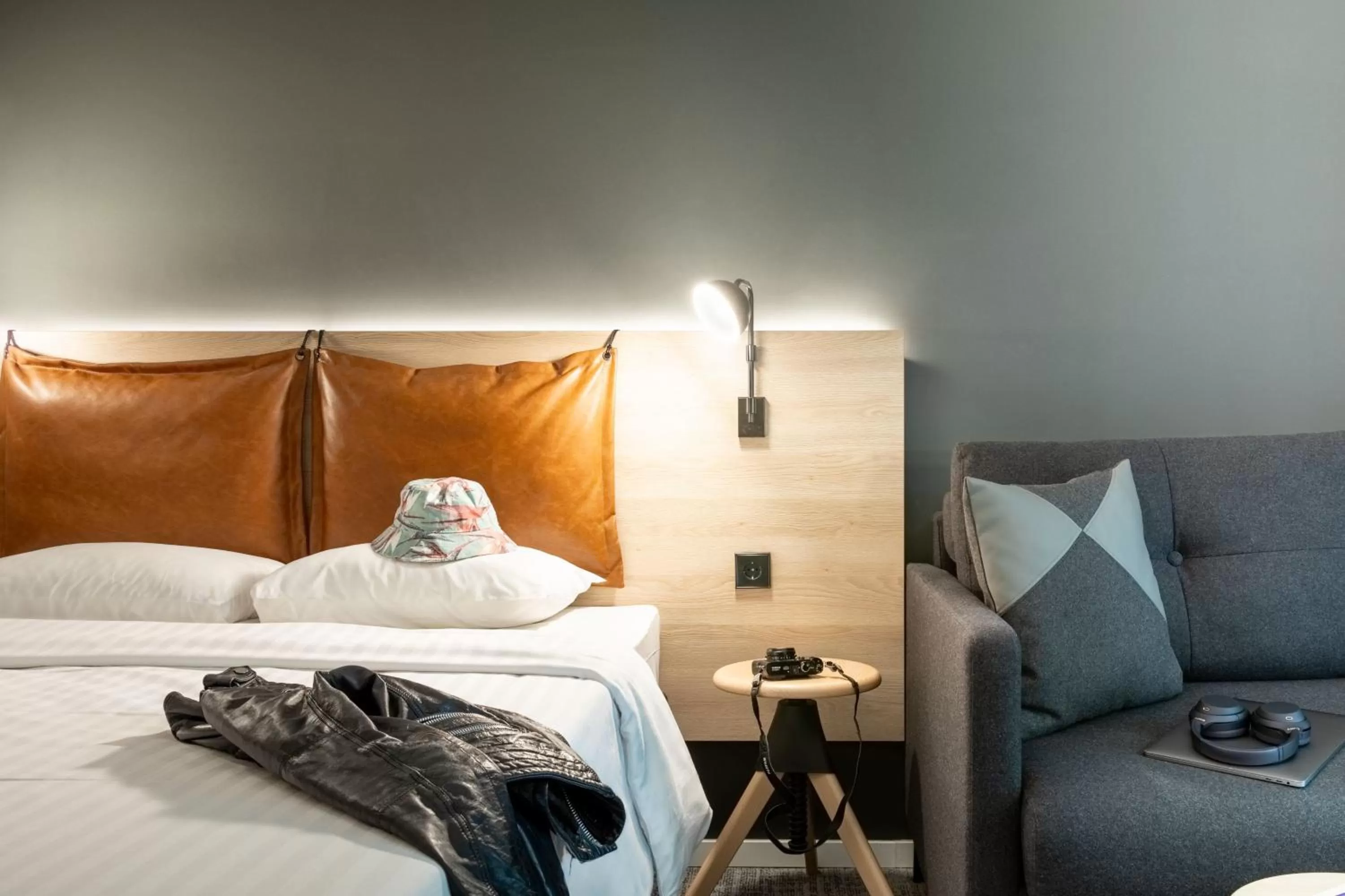 Photo of the whole room, Bed in Moxy Essen City