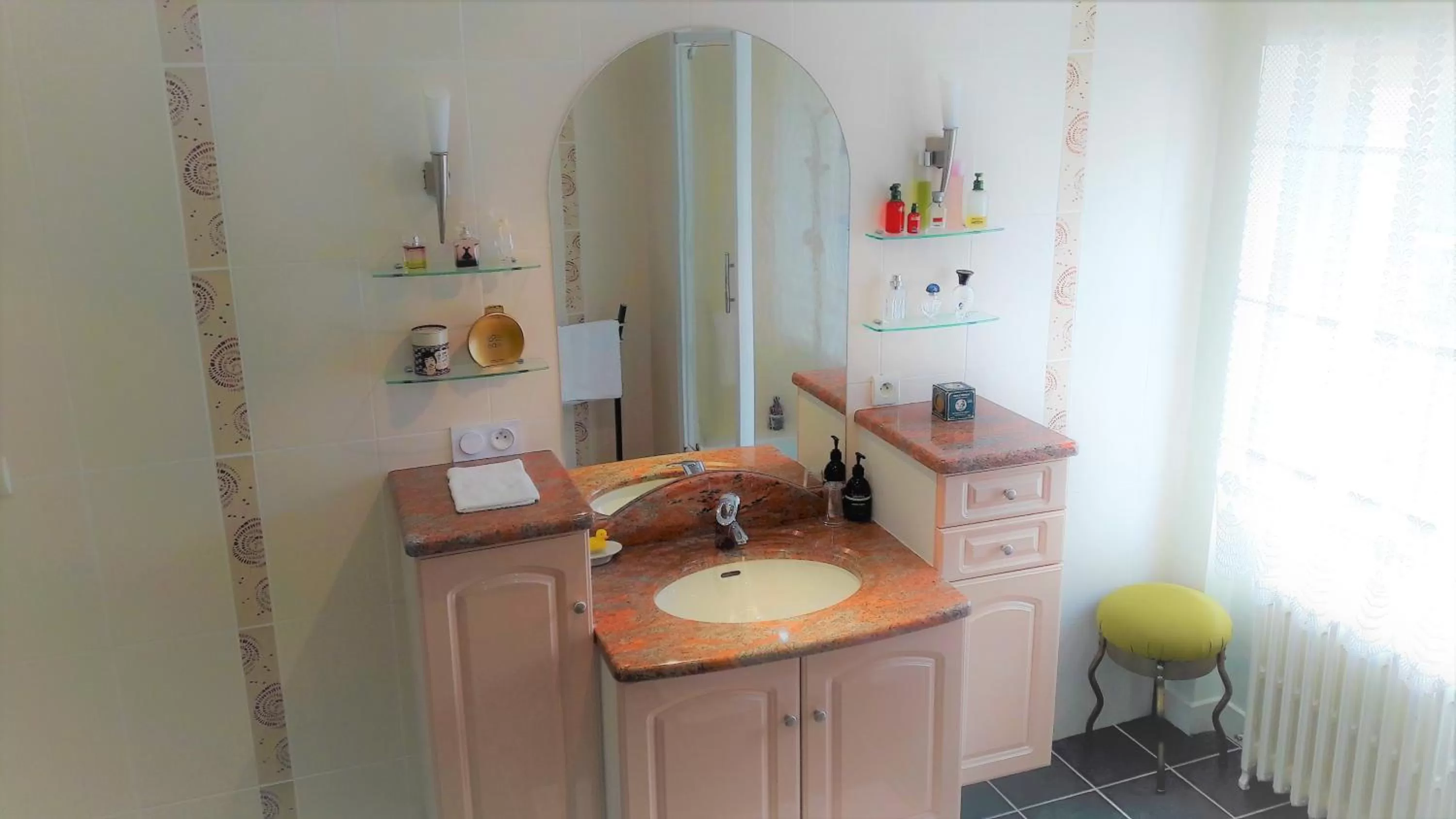 Shower in Chez Martine et Philippe en Velay