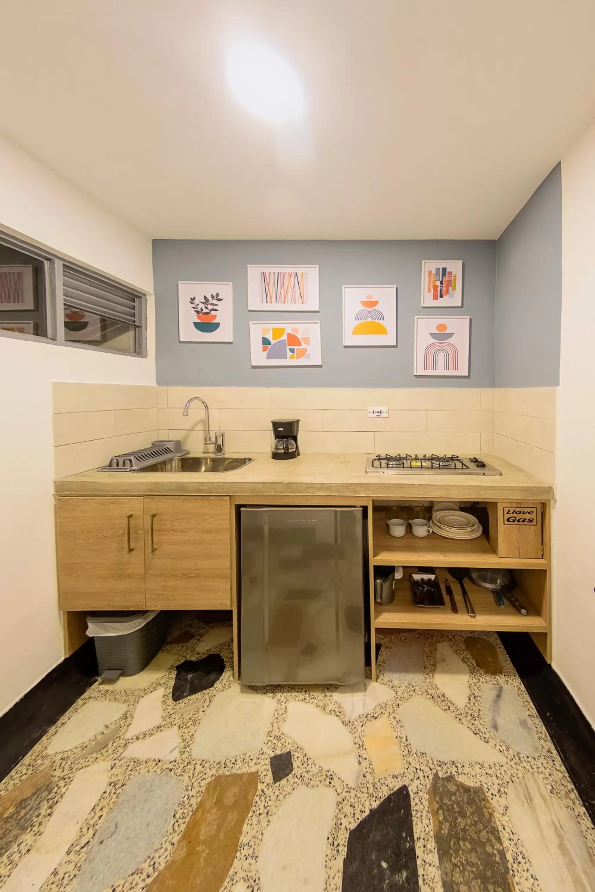 Kitchen or kitchenette in Ventiuna Hotel y Coliving