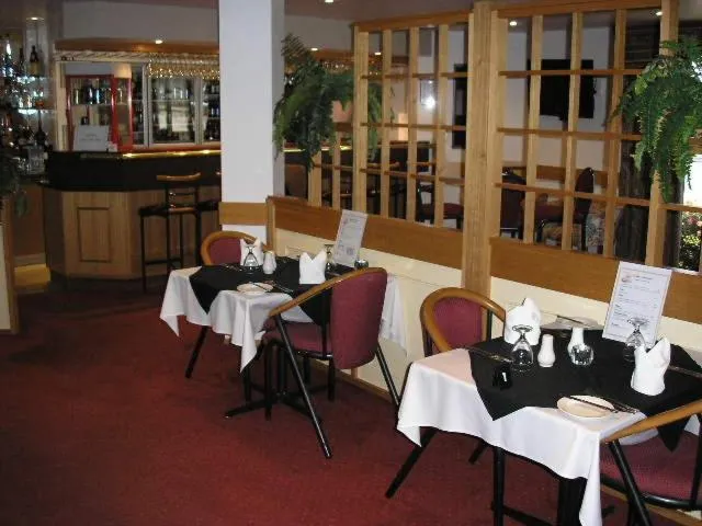 Restaurant/places to eat in Centrepoint Motor Inn