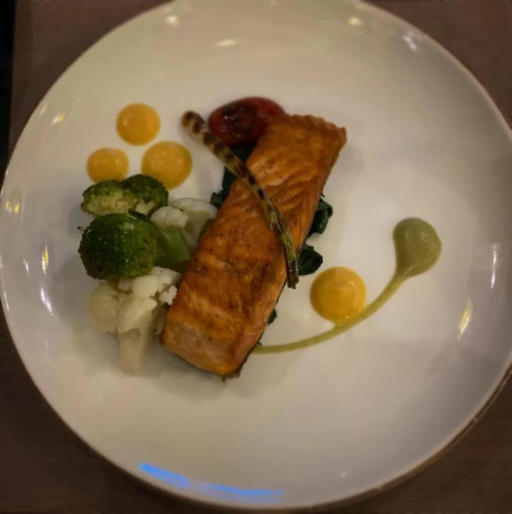 Restaurant/places to eat, Food in 313 Villa City Center Hotel