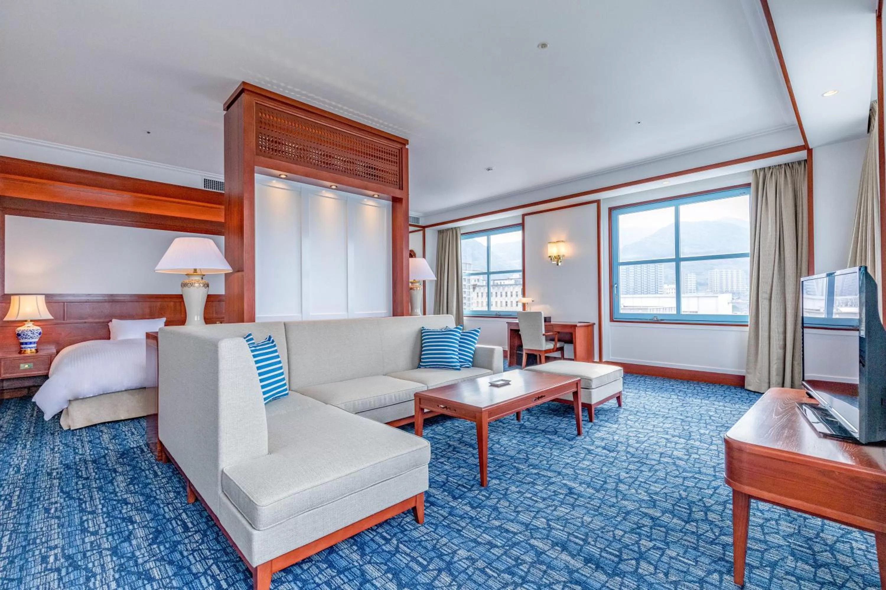 Photo of the whole room, Bed in Premier Hotel Mojiko