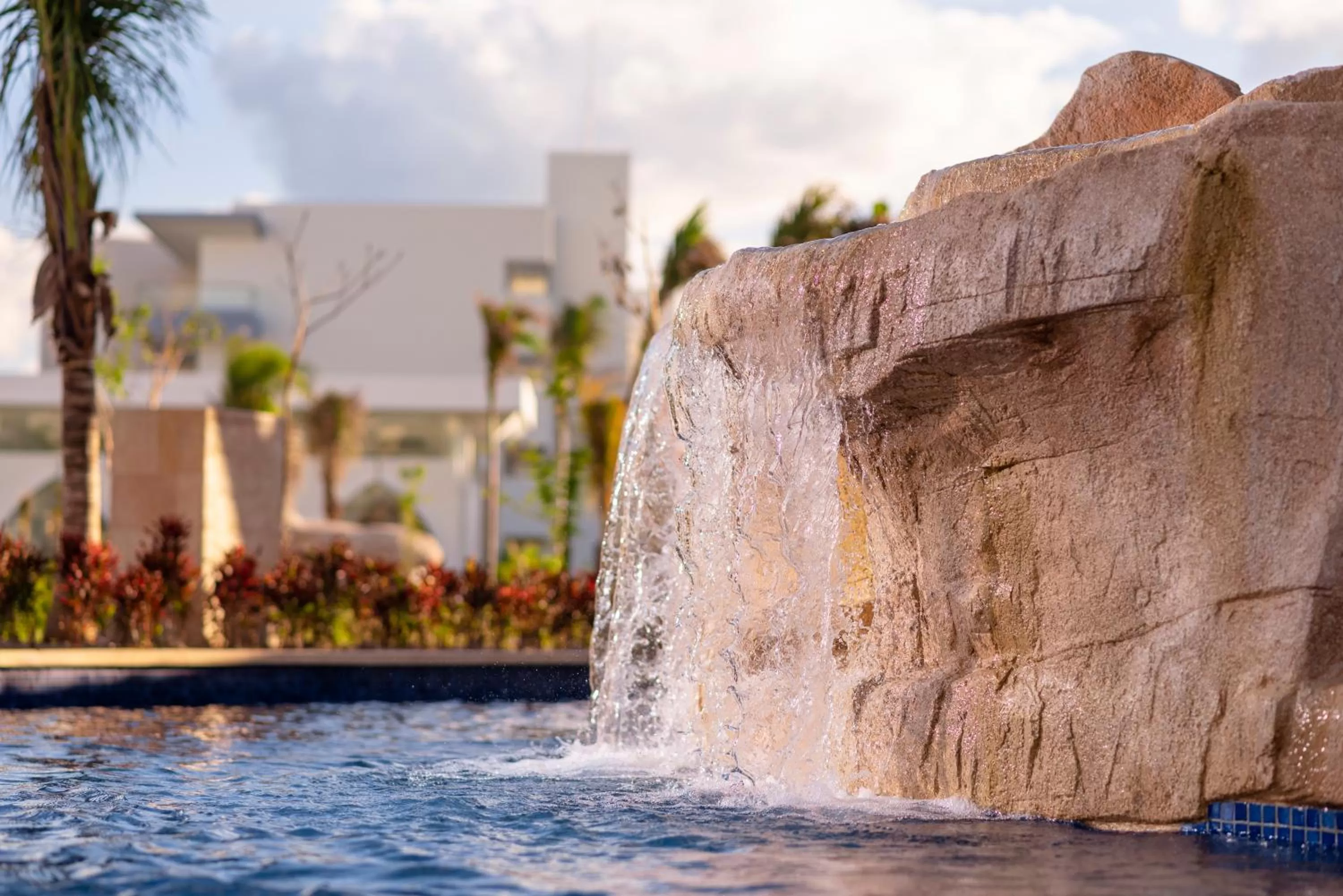 Swimming pool in Planet Hollywood Cancun by Royalton, An Autograph Collection All-Inclusive Resort