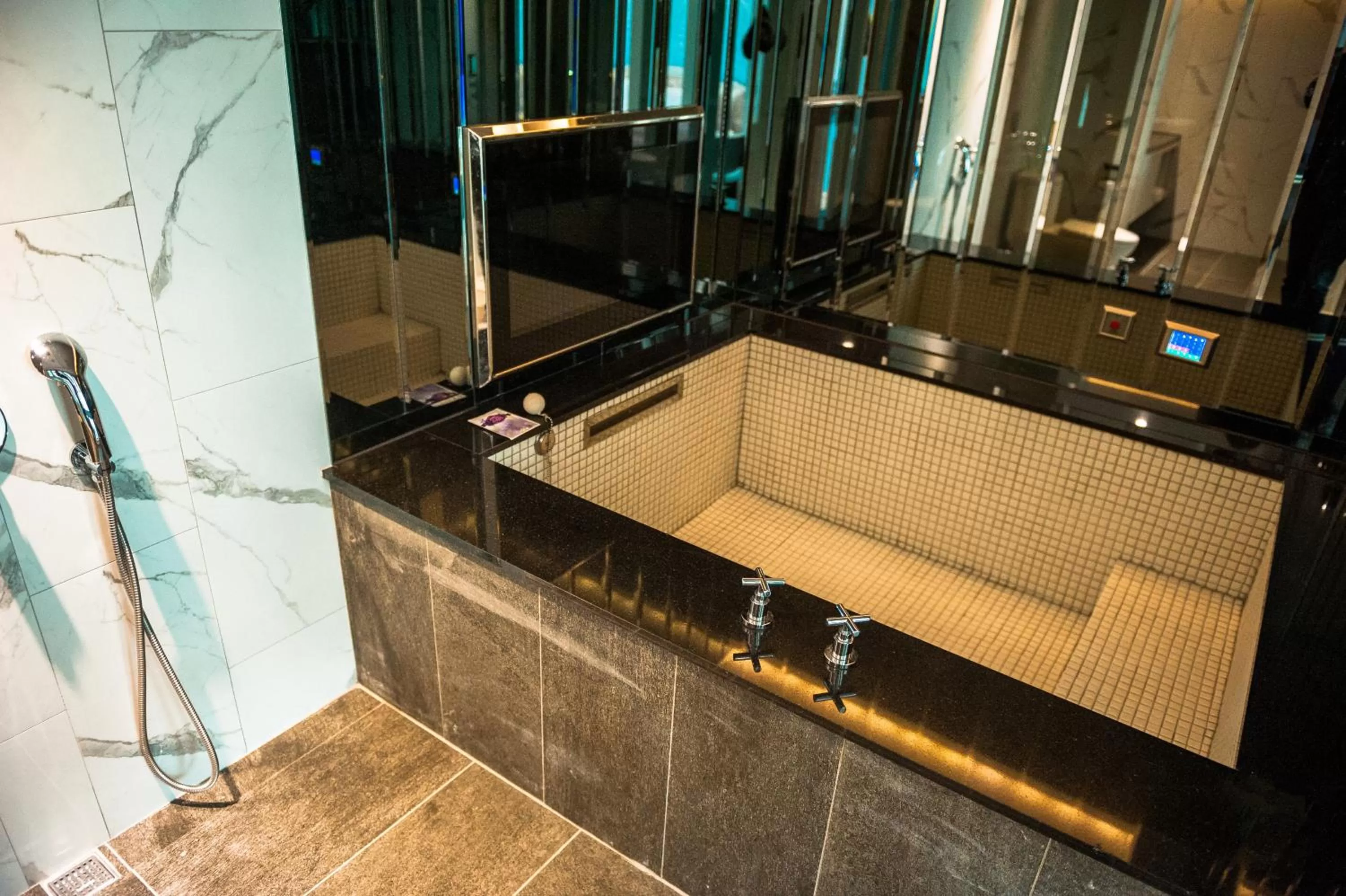 Bathroom in Hola Motel