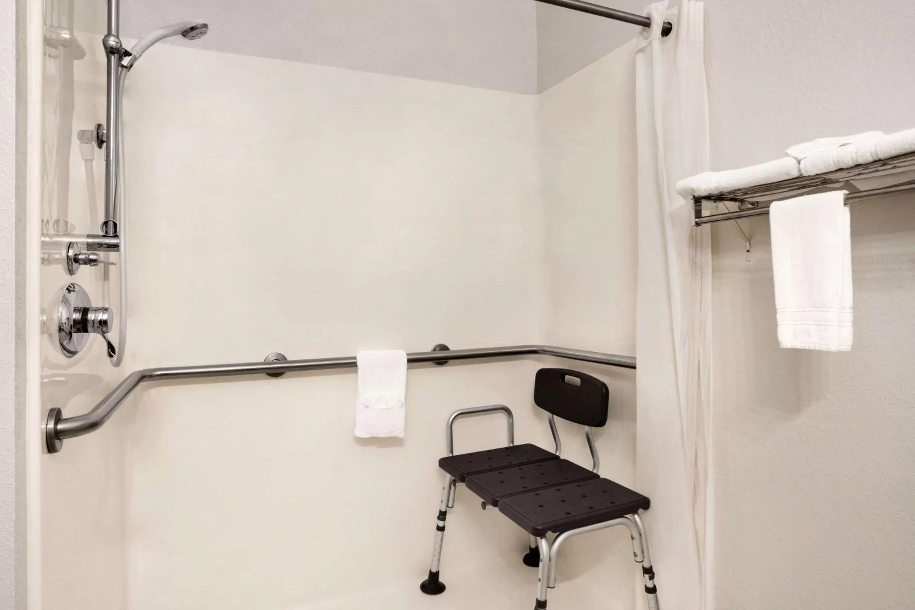 Bathroom in Super 8 by Wyndham Holton