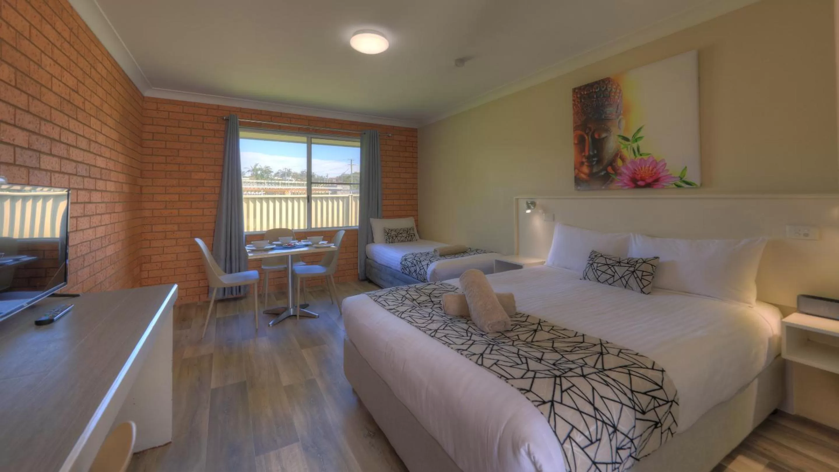 Bed in Rosebourne Gardens Motel