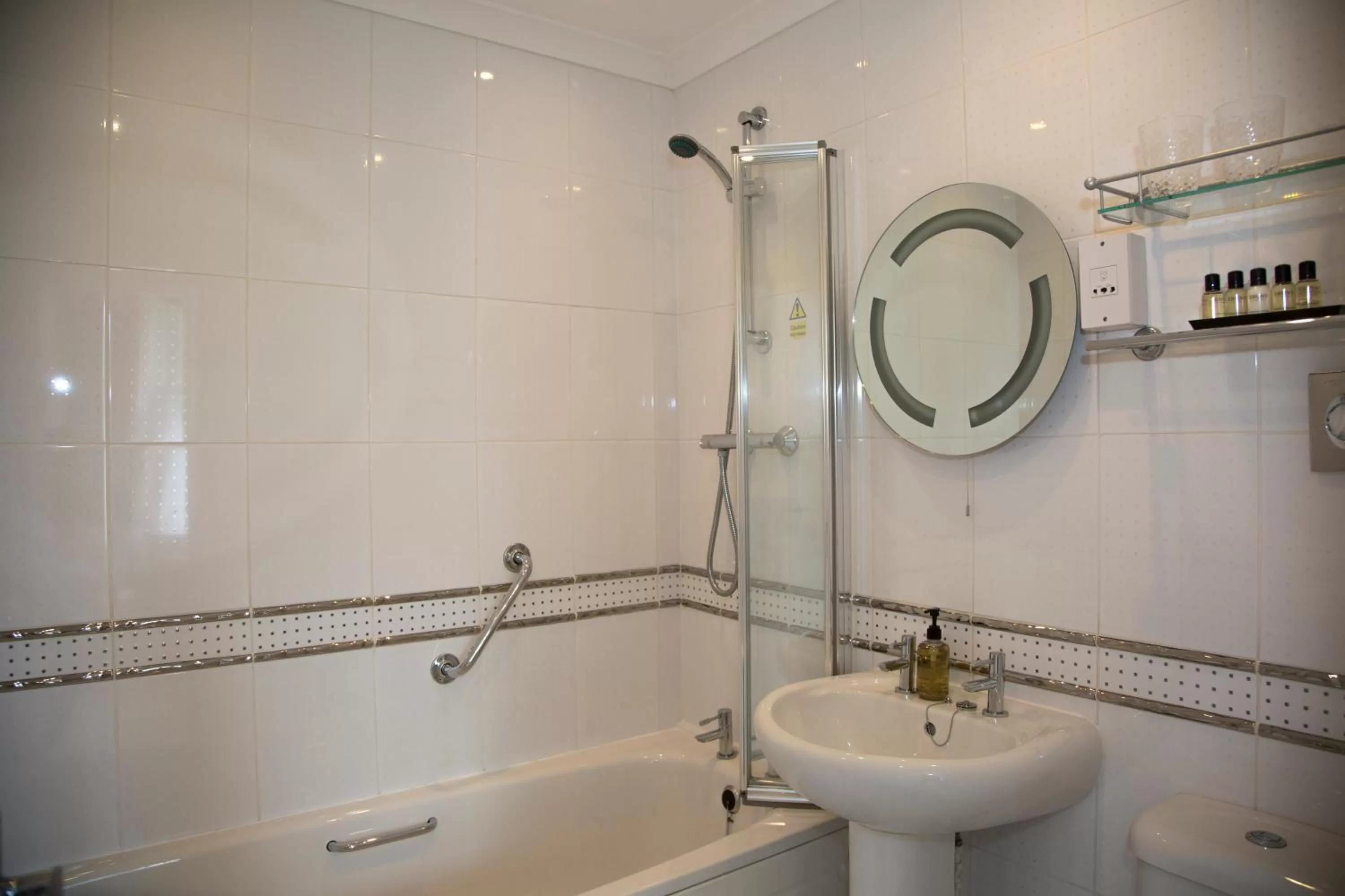 Shower in Carlton Court