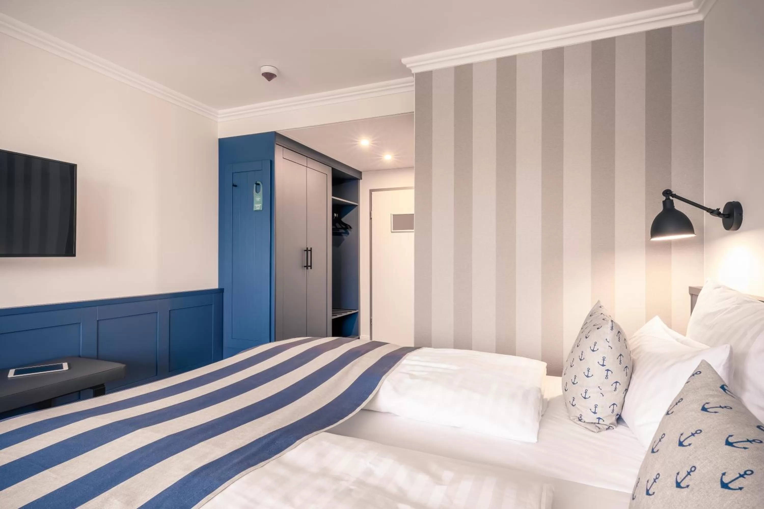 Photo of the whole room, Bed in Hotel Yachtclub