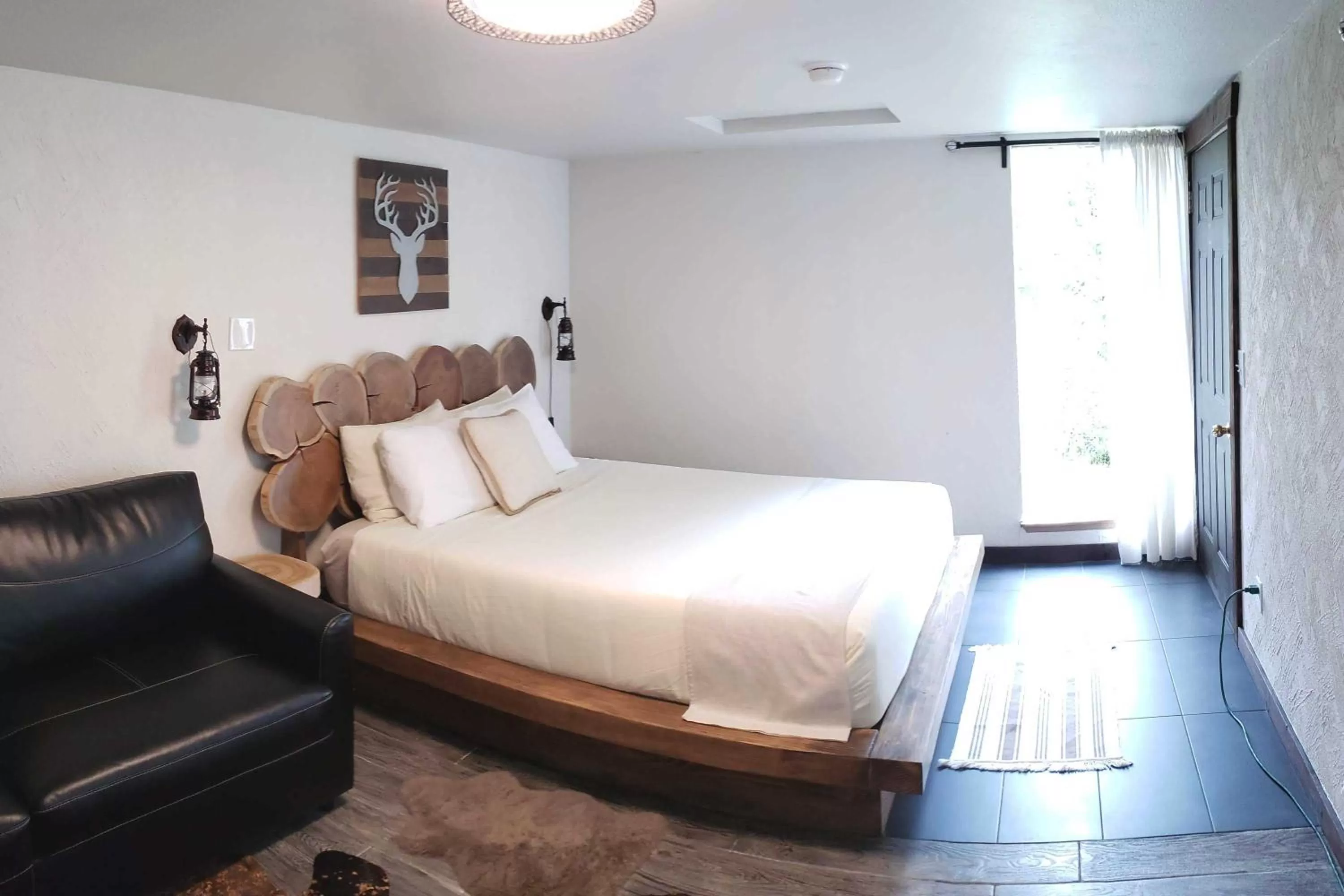 Bed in Paradise Village