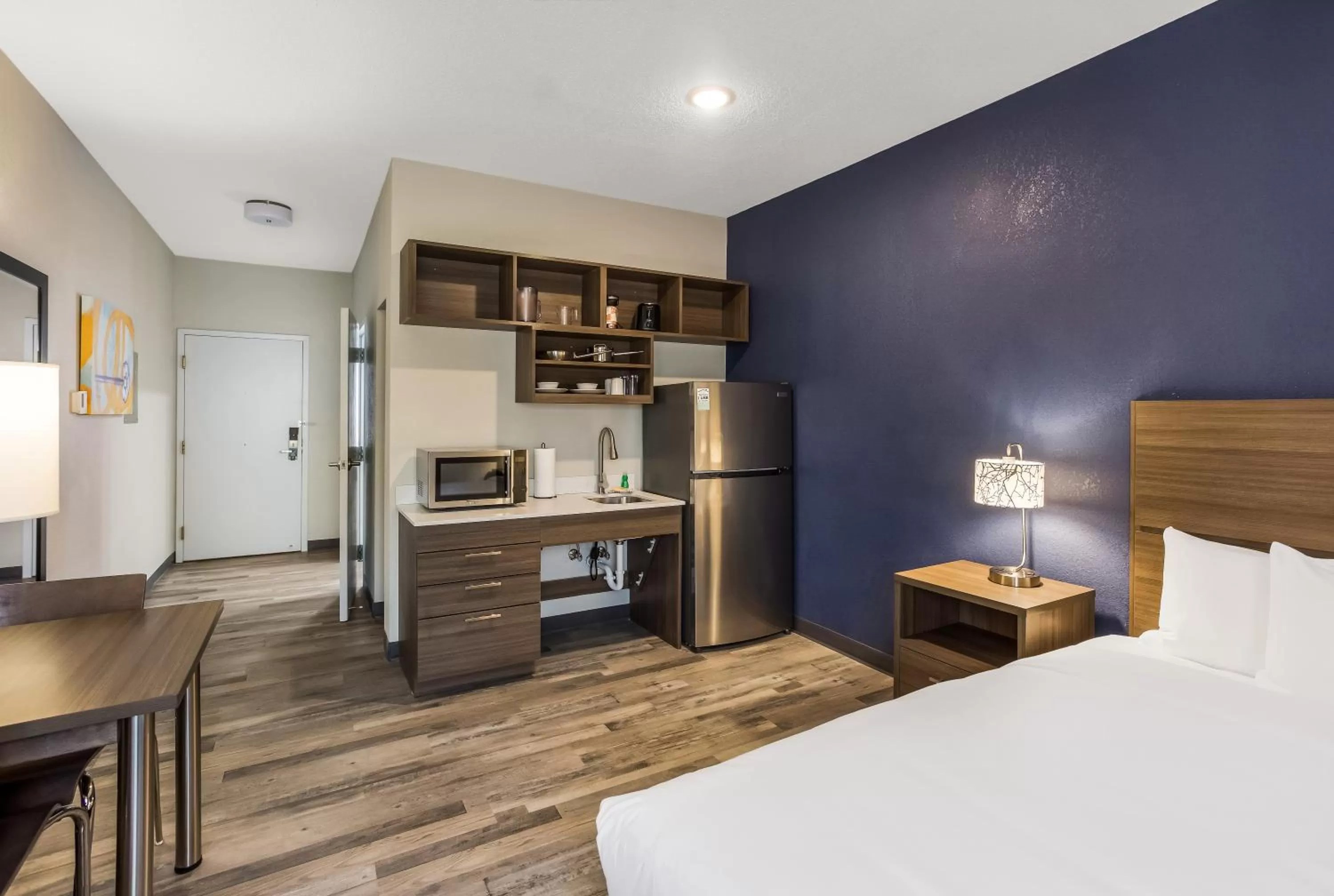 Bed in MainStay Suites Bourbonnais - Kankakee