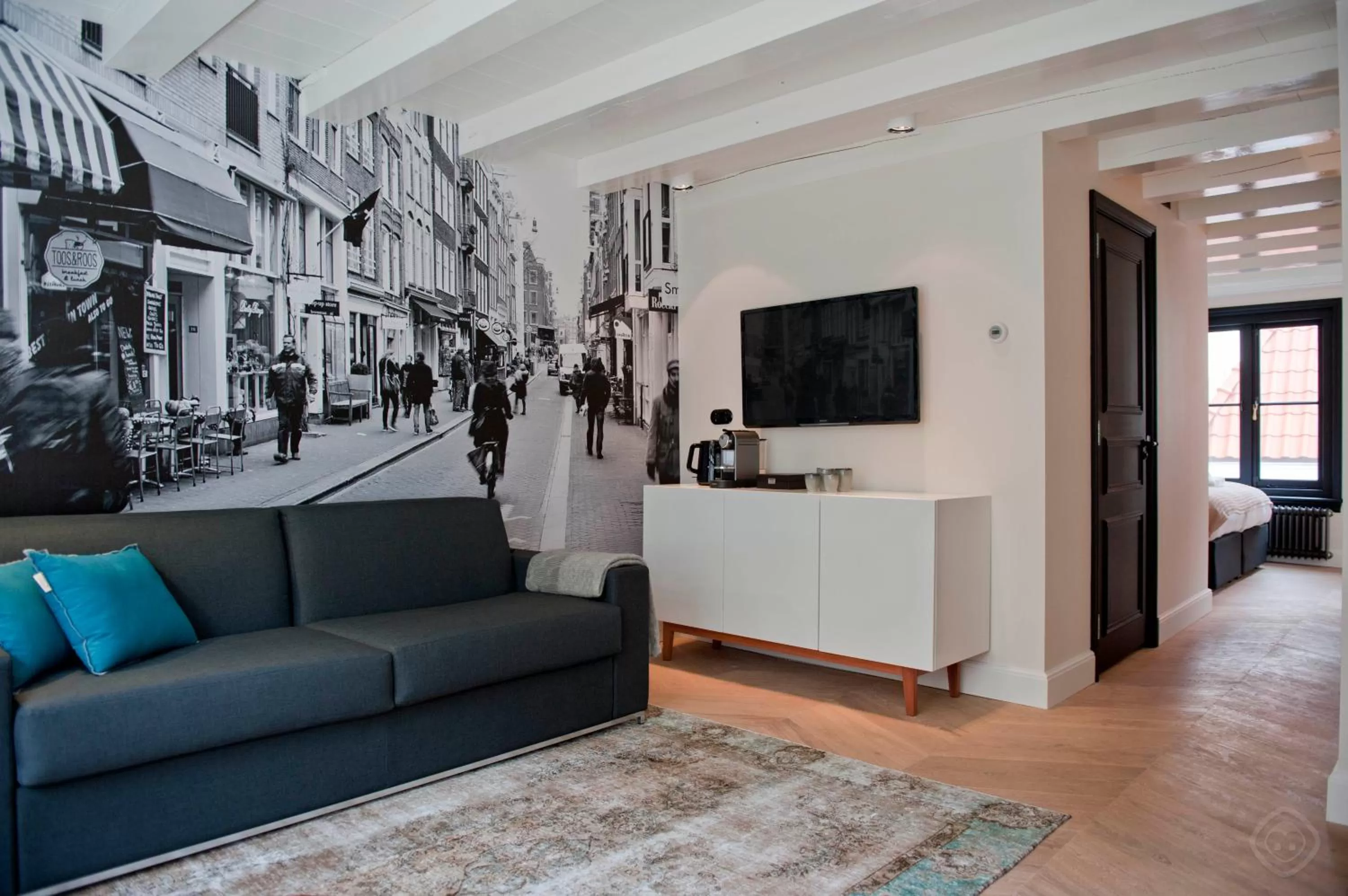 TV and multimedia in Hotel IX Nine Streets Amsterdam