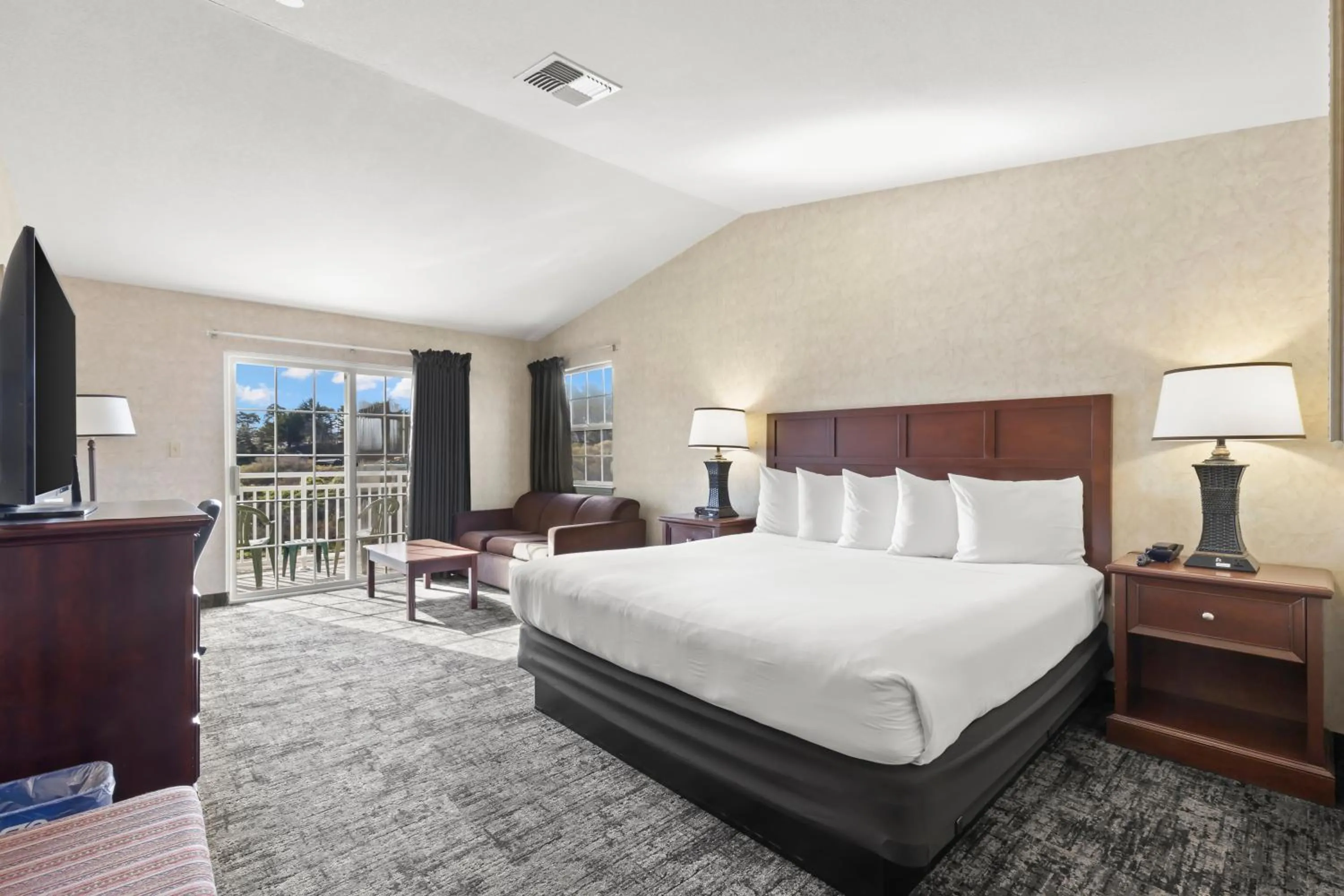 Bed in Beach House Inn